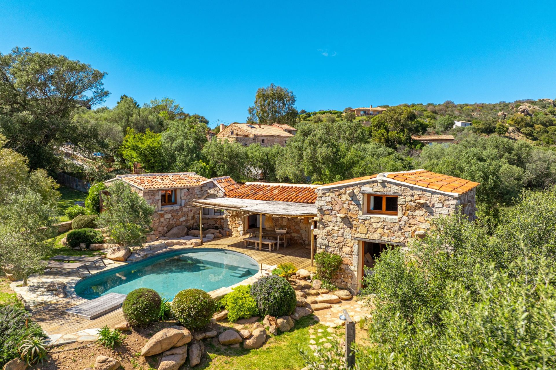 luxury villa 10 Rooms for sale on PORTO VECCHIO (20137)