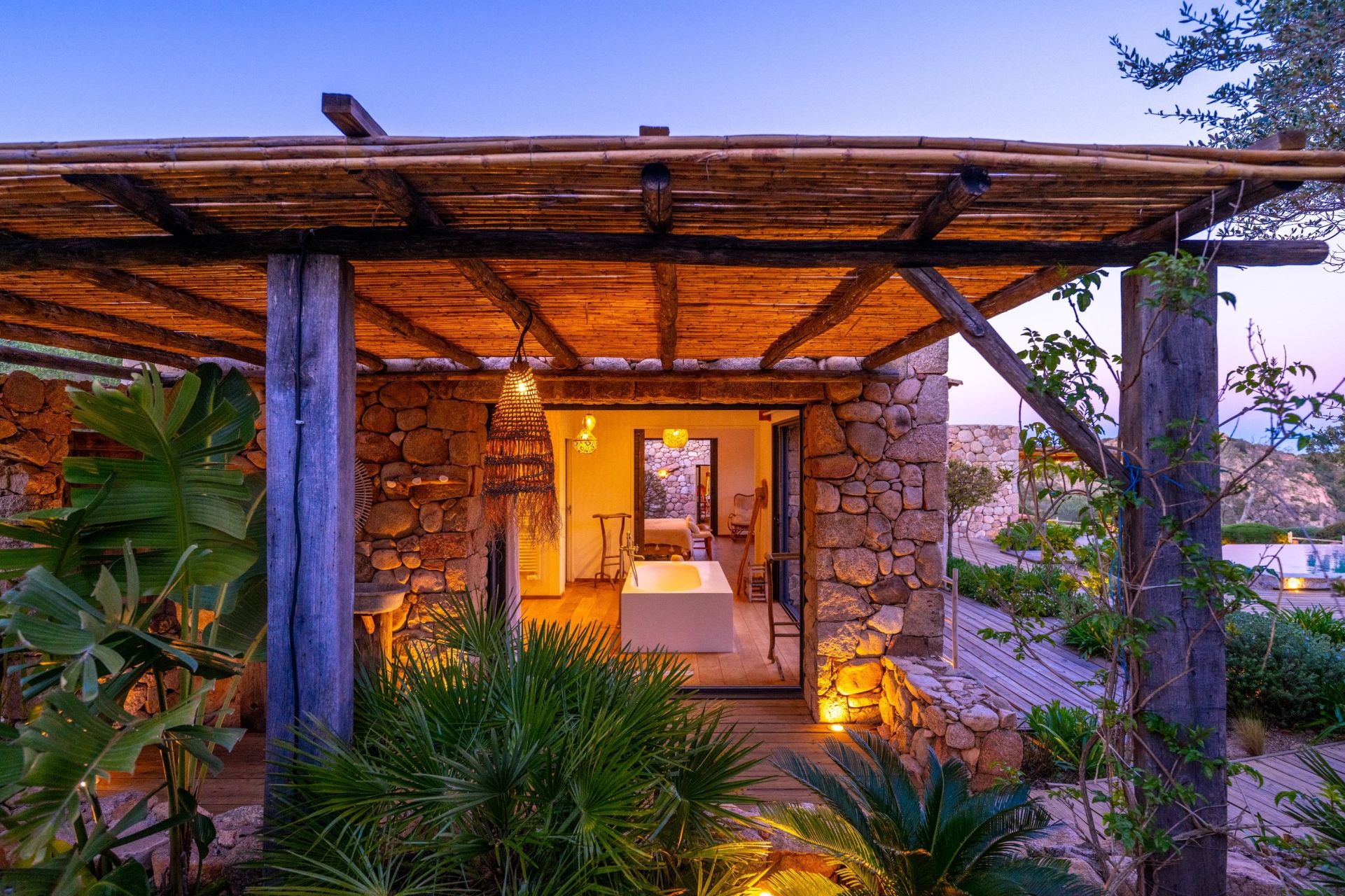 luxury villa 10 Rooms for sale on PORTO VECCHIO (20137)