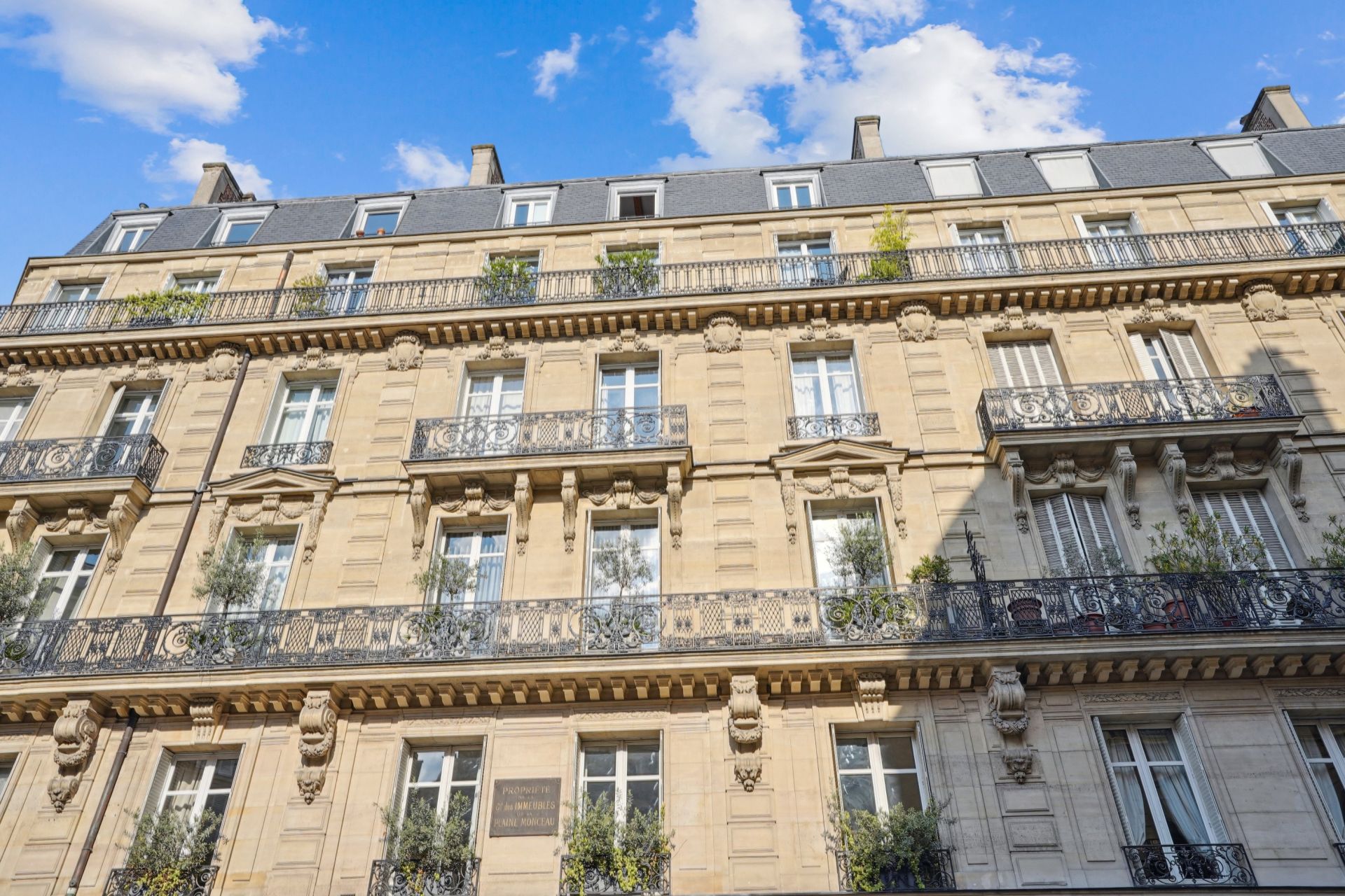 luxury apartment 2 Rooms for rent on PARIS (75017)