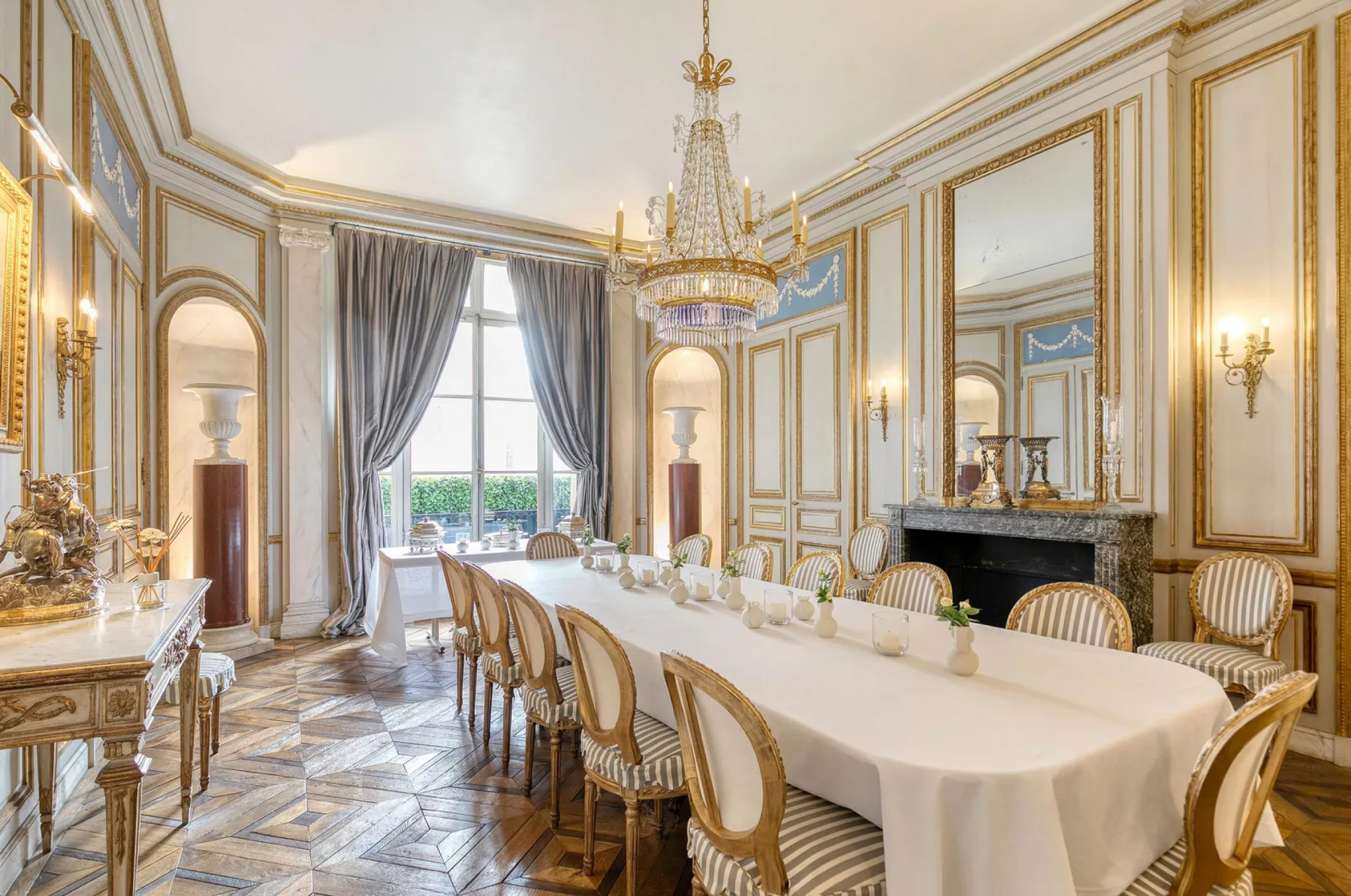 luxury apartment 7 Rooms for sale on PARIS (75016)