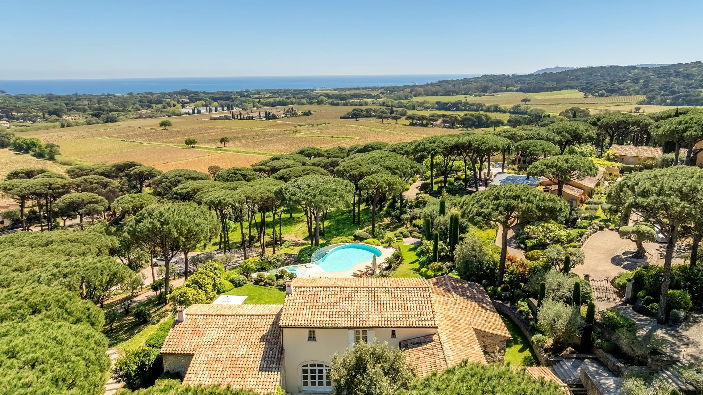 luxury villa 9 Rooms for sale on RAMATUELLE (83350)