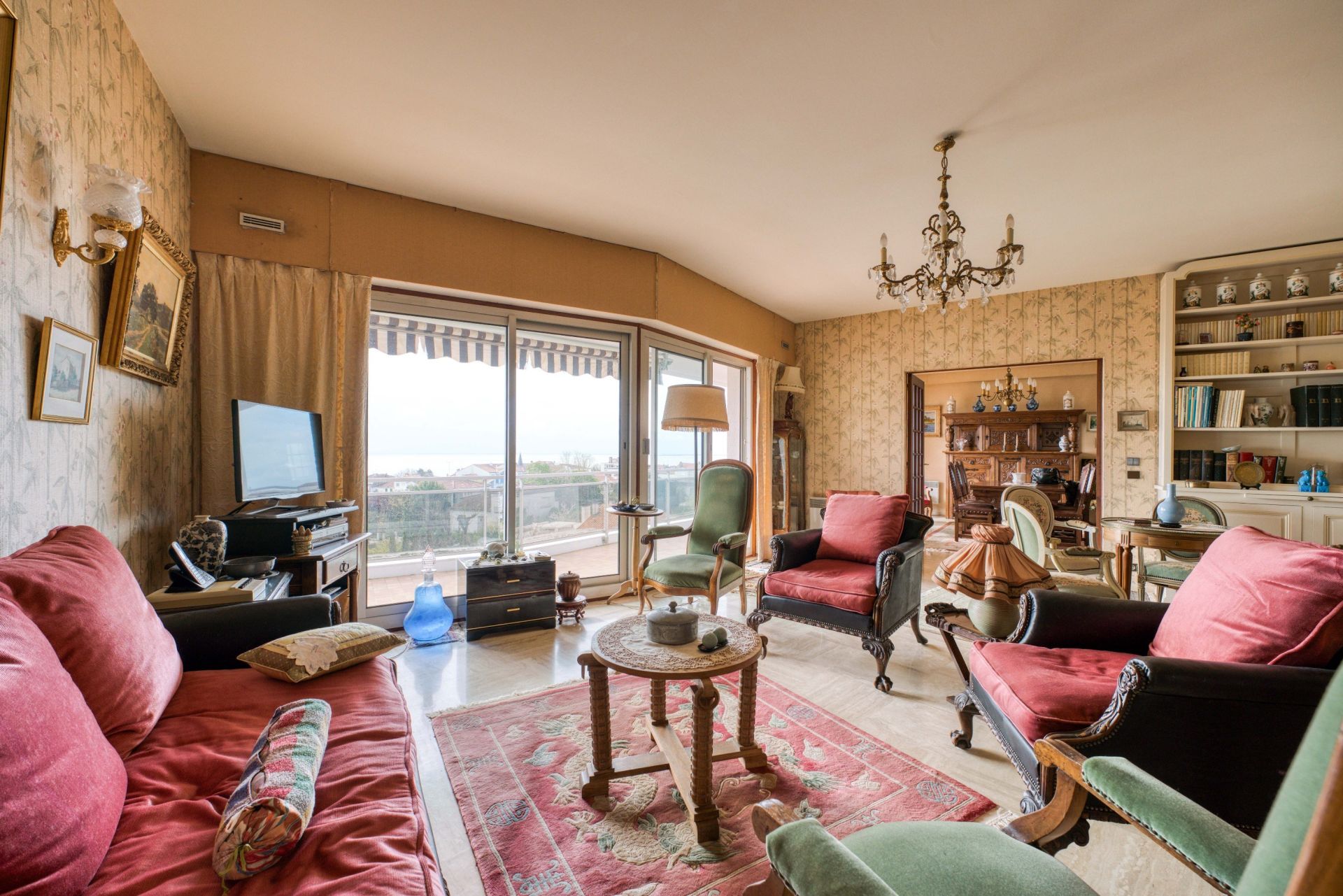 luxury apartment 6 Rooms for sale on ROYAN (17200)