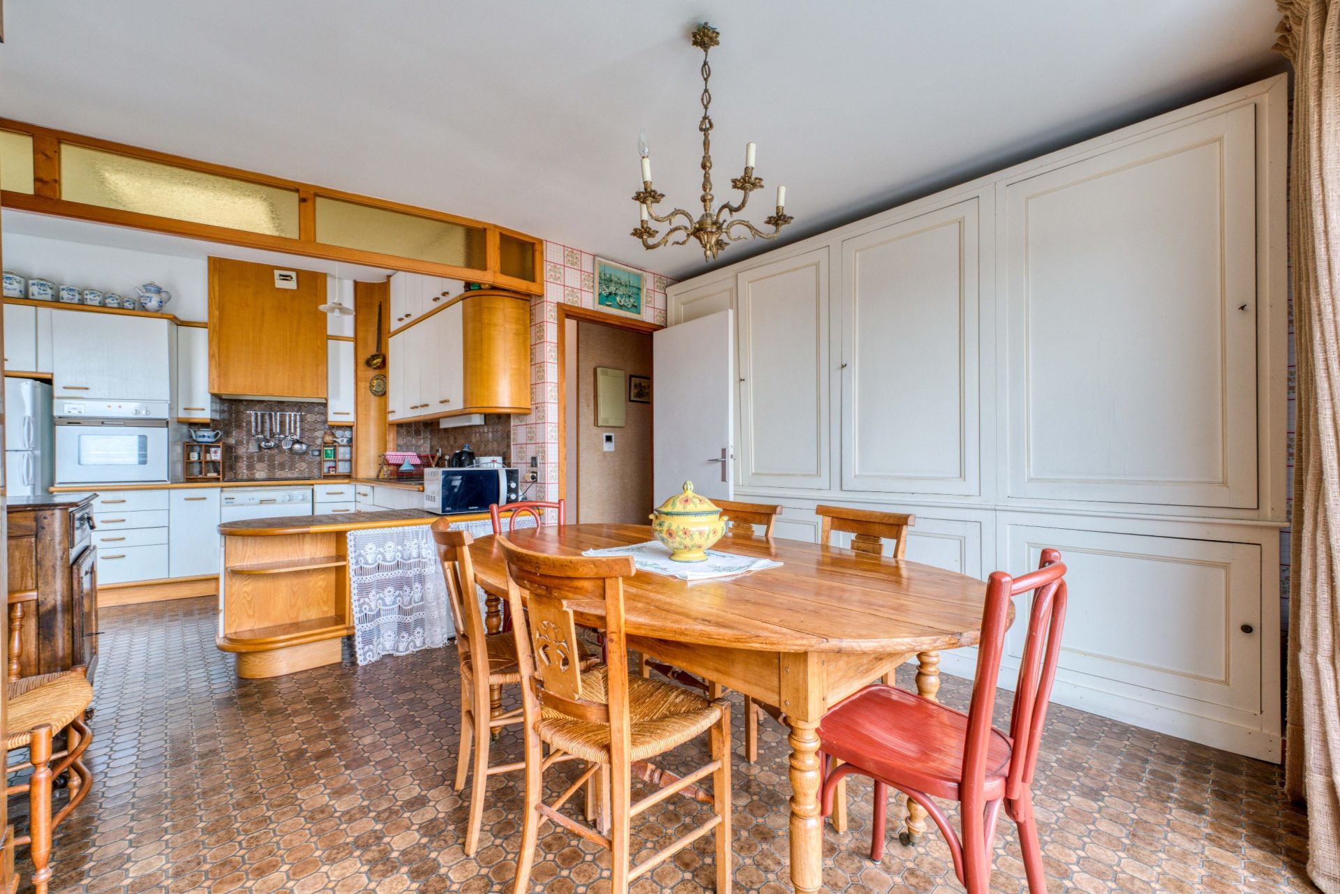 luxury apartment 6 Rooms for sale on ROYAN (17200)