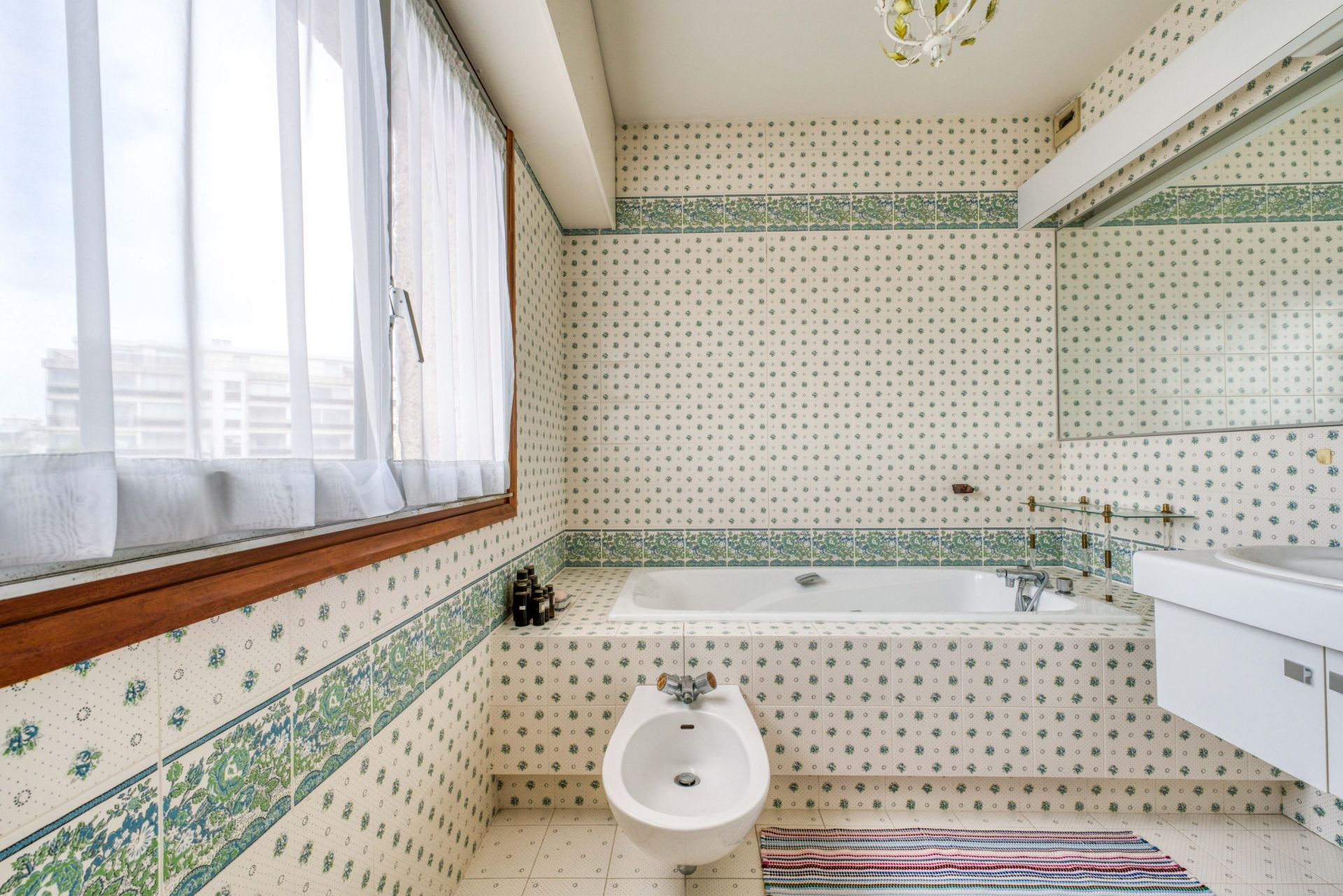 luxury apartment 6 Rooms for sale on ROYAN (17200)