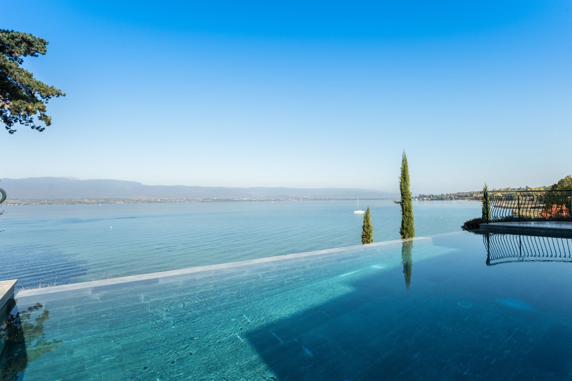 luxury property 14 Rooms for sale on CHENS SUR LEMAN (74140)