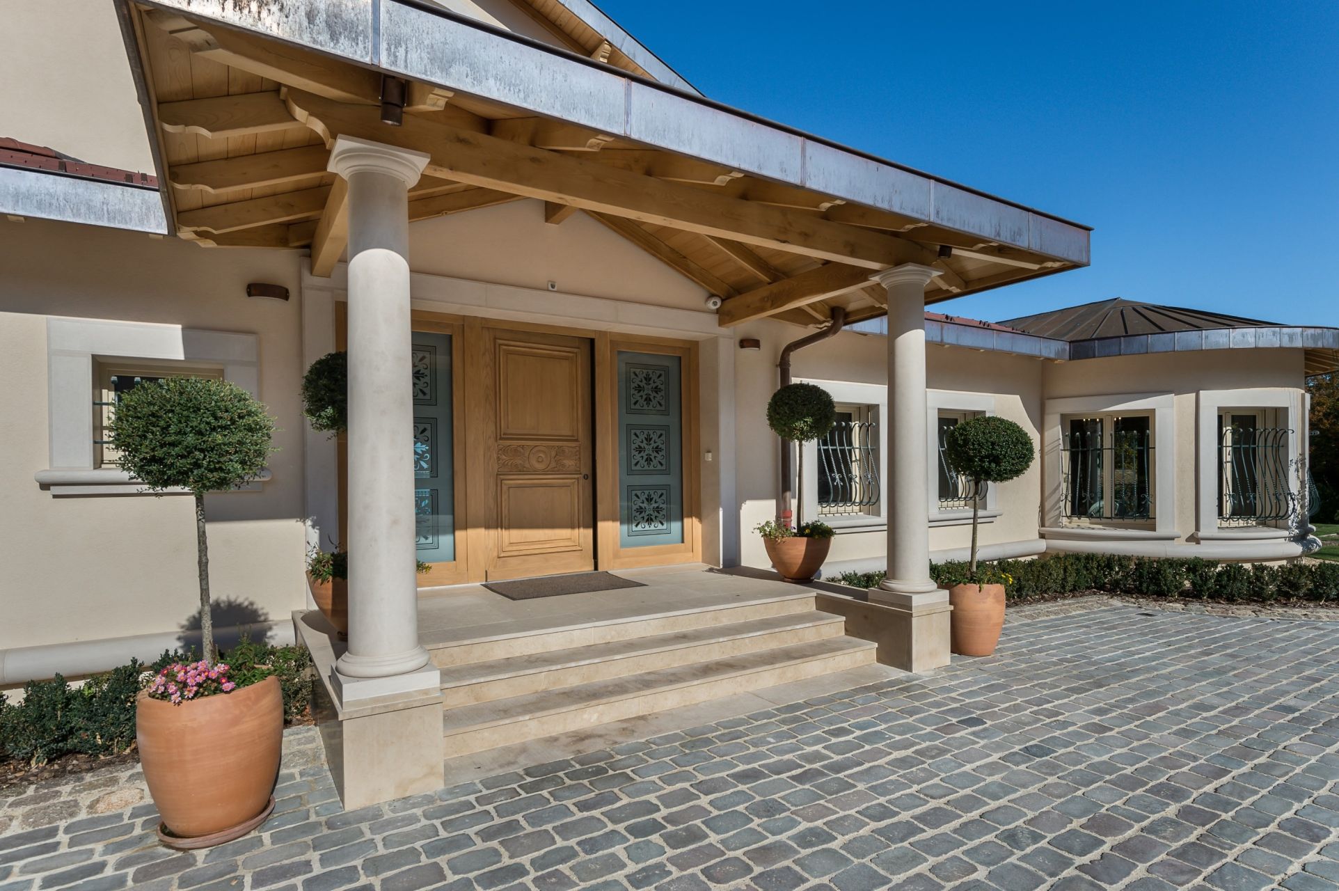 luxury property 14 Rooms for sale on CHENS SUR LEMAN (74140)