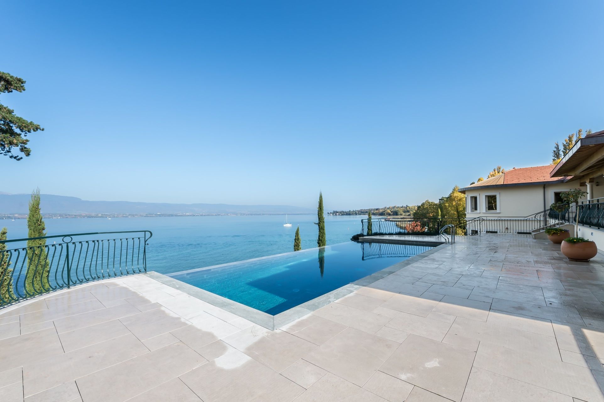 luxury property 14 Rooms for sale on CHENS SUR LEMAN (74140)