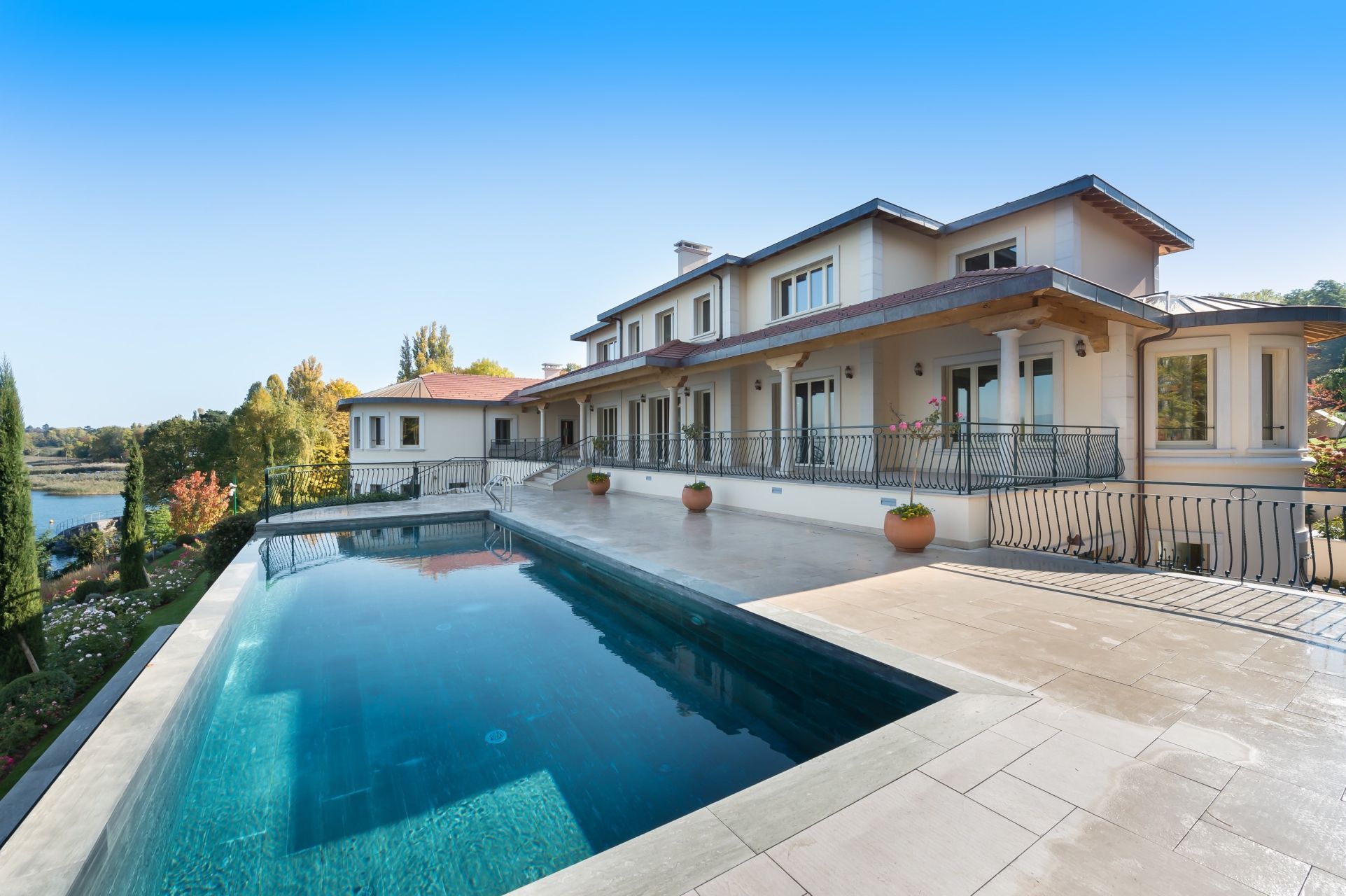 luxury property 14 Rooms for sale on CHENS SUR LEMAN (74140)