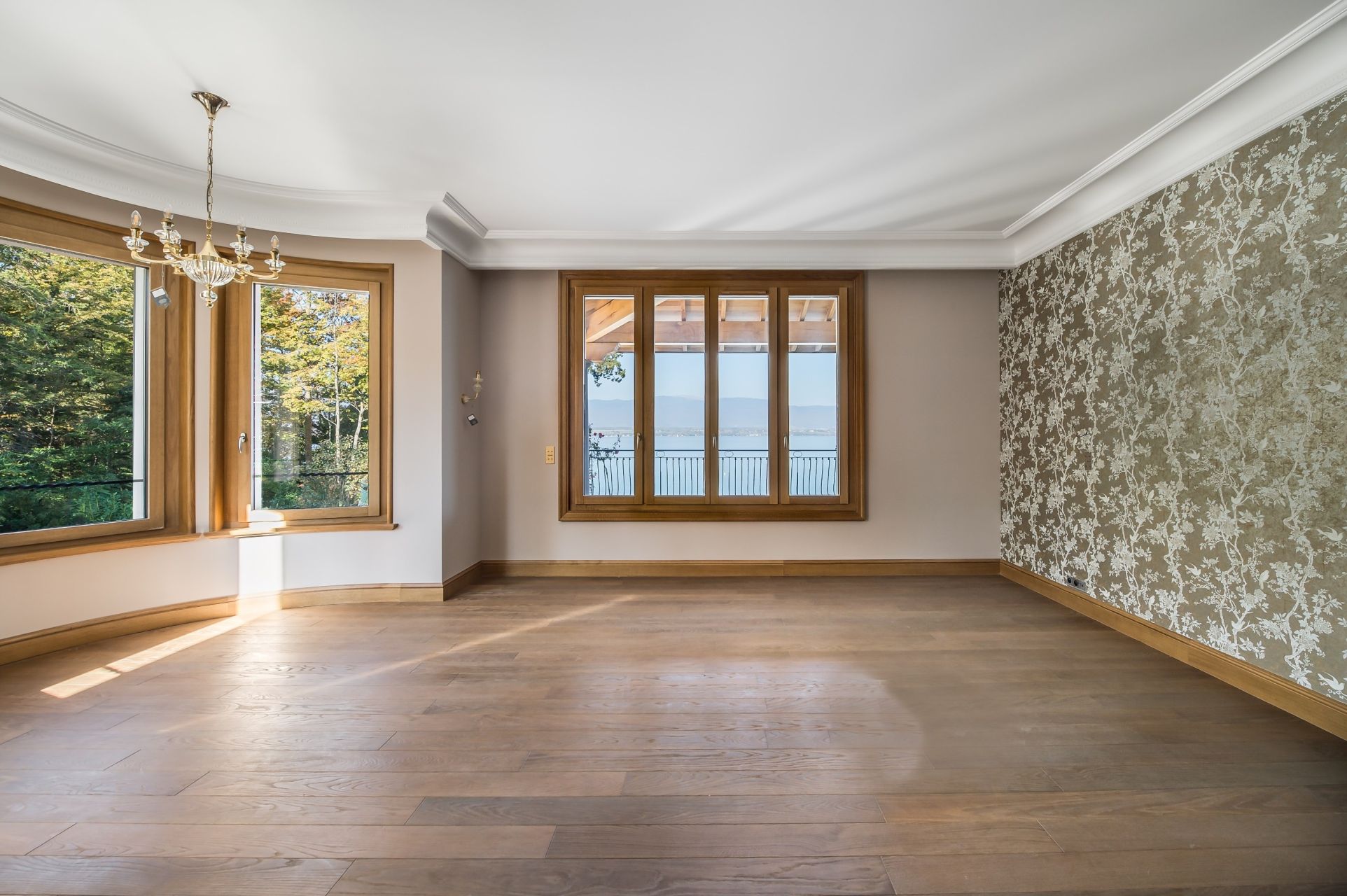 luxury property 14 Rooms for sale on CHENS SUR LEMAN (74140)