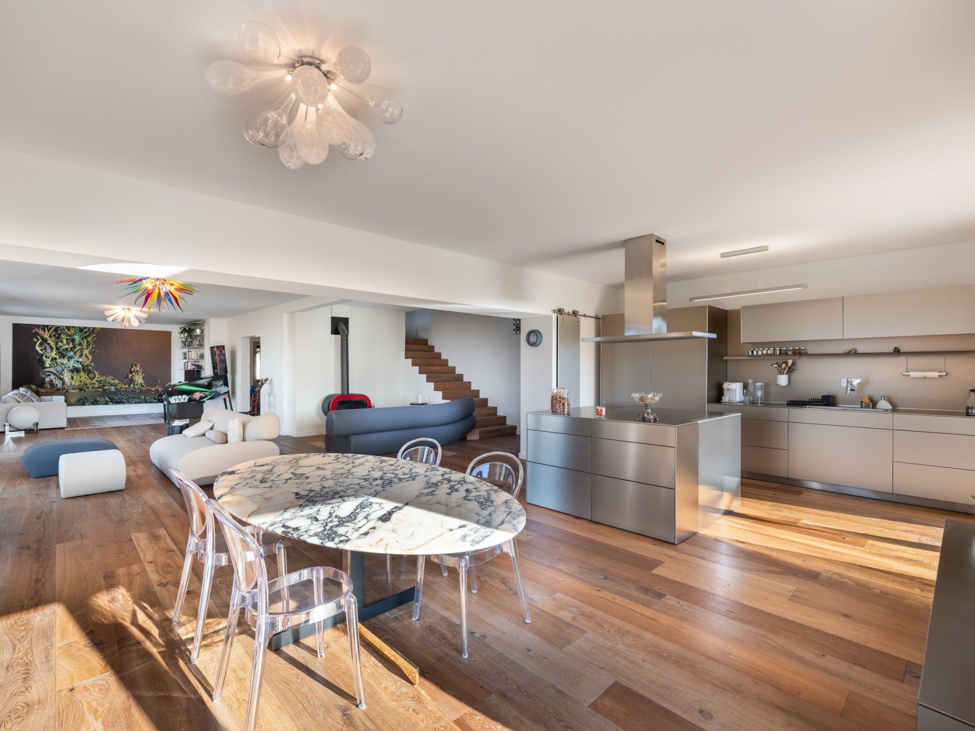 luxury house 9 Rooms for sale on CHENS SUR LEMAN (74140)