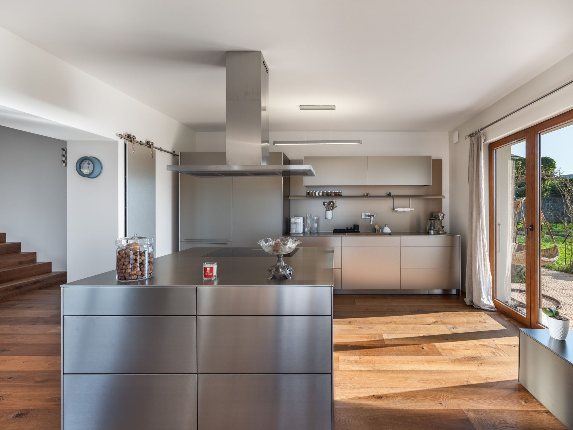 luxury house 9 Rooms for sale on CHENS SUR LEMAN (74140)