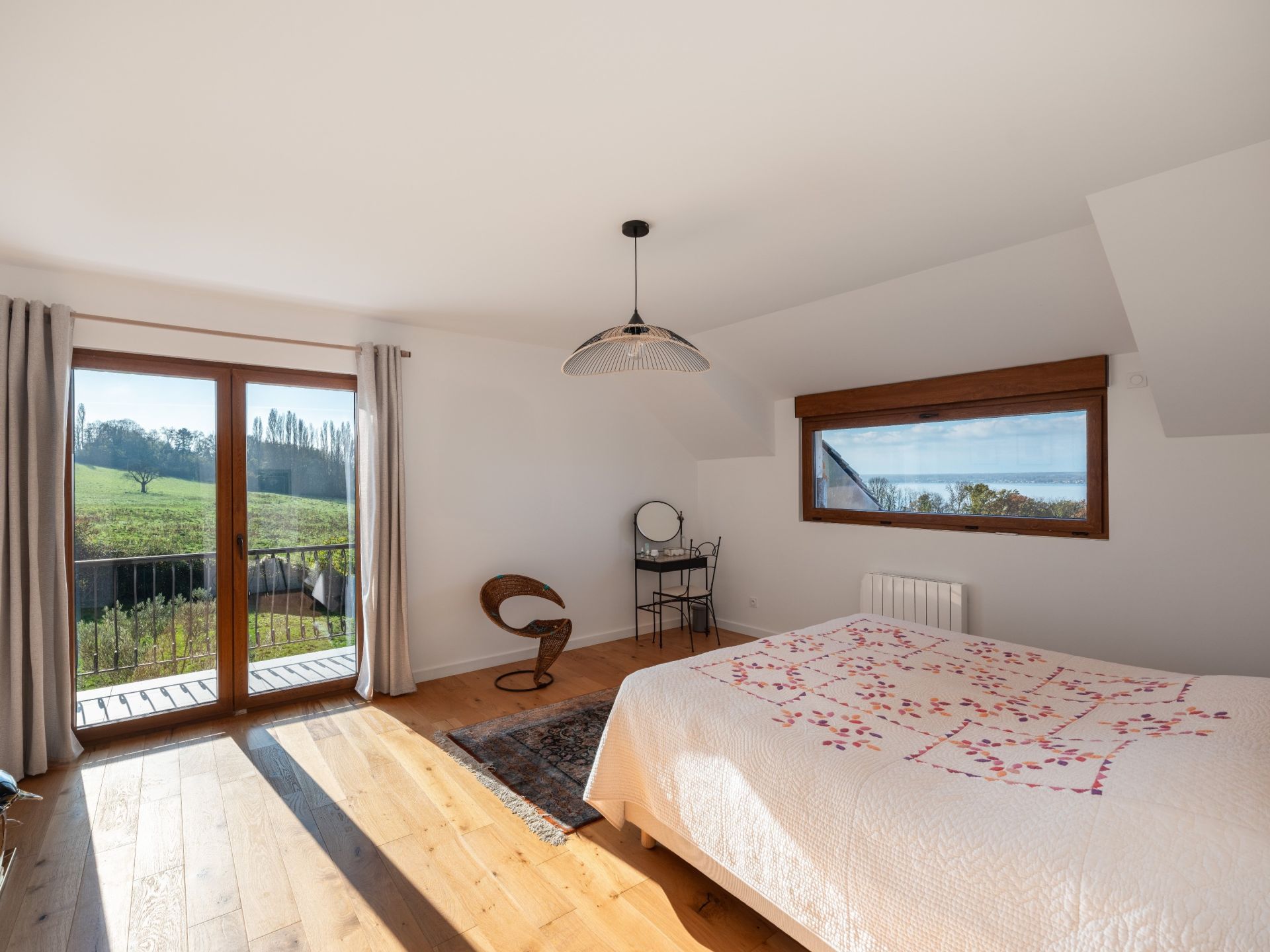 luxury house 9 Rooms for sale on CHENS SUR LEMAN (74140)
