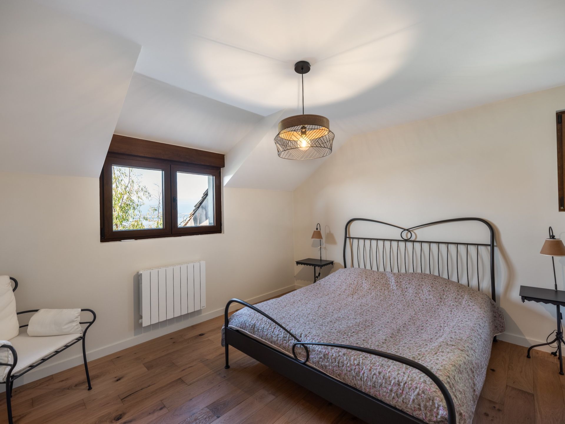 luxury house 9 Rooms for sale on CHENS SUR LEMAN (74140)