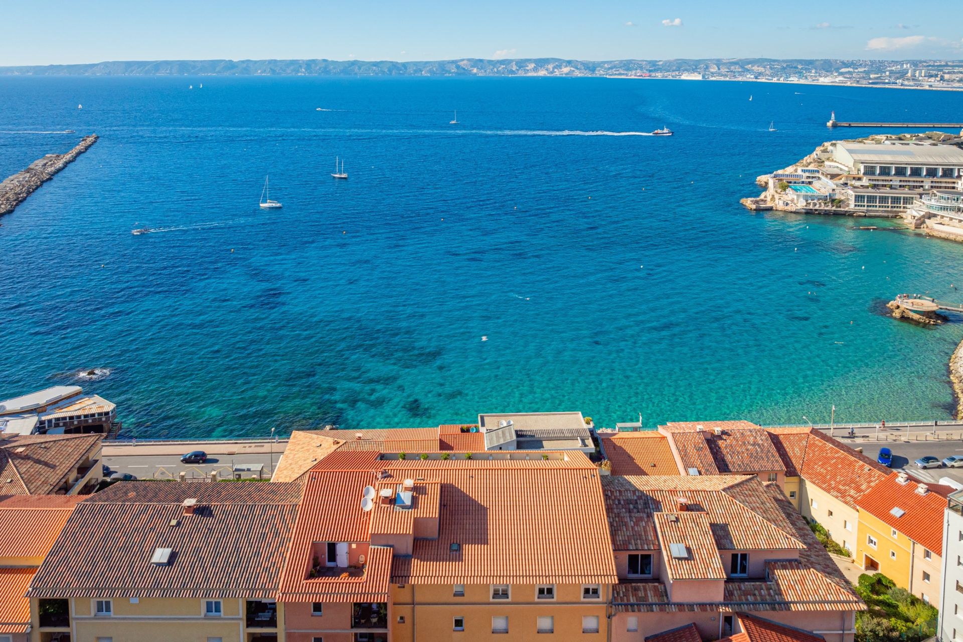 luxury apartment 4 Rooms for sale on MARSEILLE (13007)