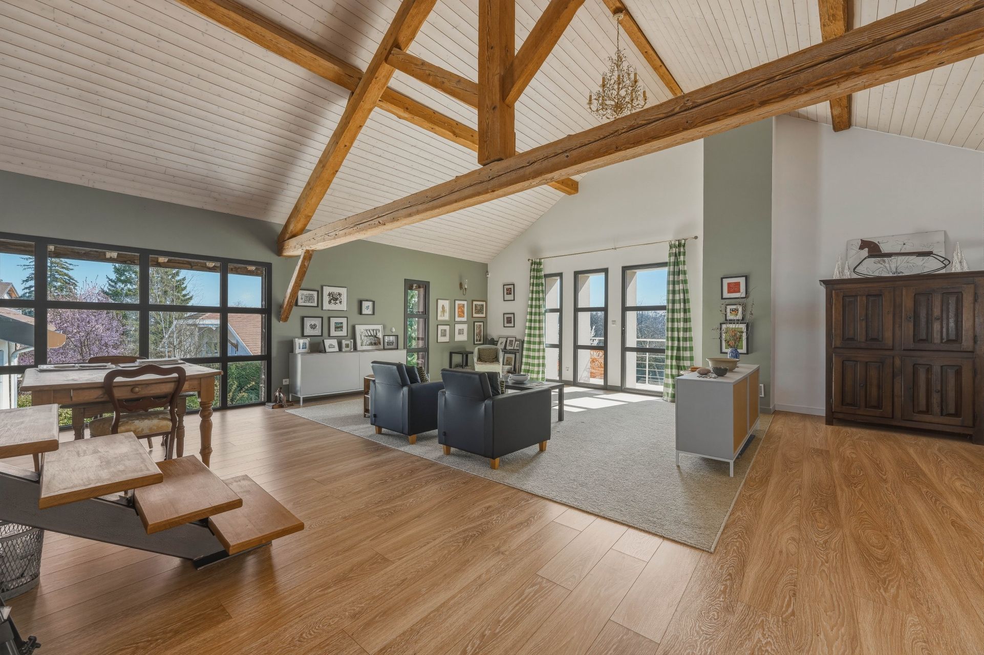 luxury house 8 Rooms for sale on DIVONNE LES BAINS (01220)