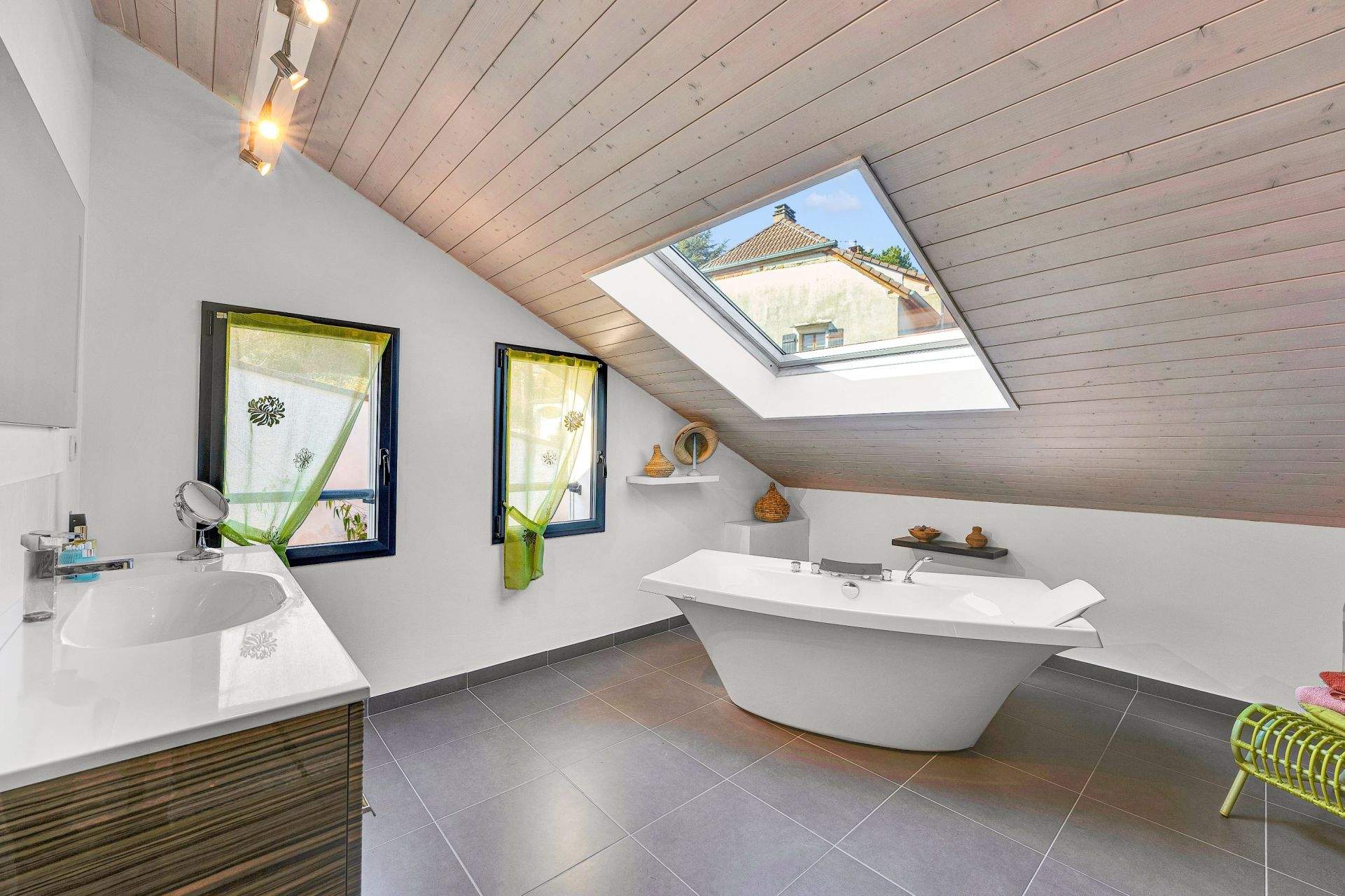 maison de luxe 8 Pièces en vente sur DIVONNE LES BAINS (01220)