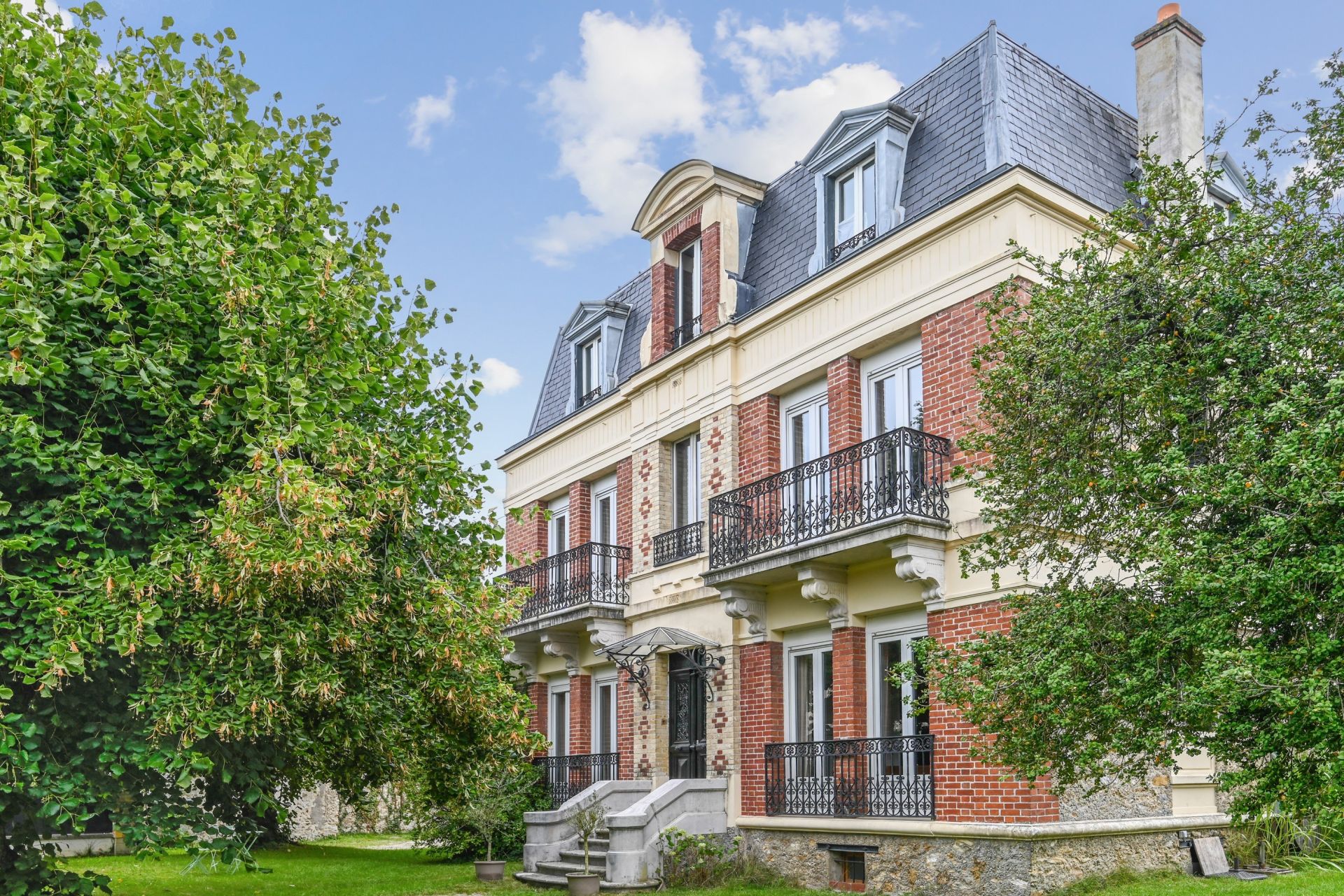 maison de maître 9 Pièces en vente sur SONCHAMP (78120)