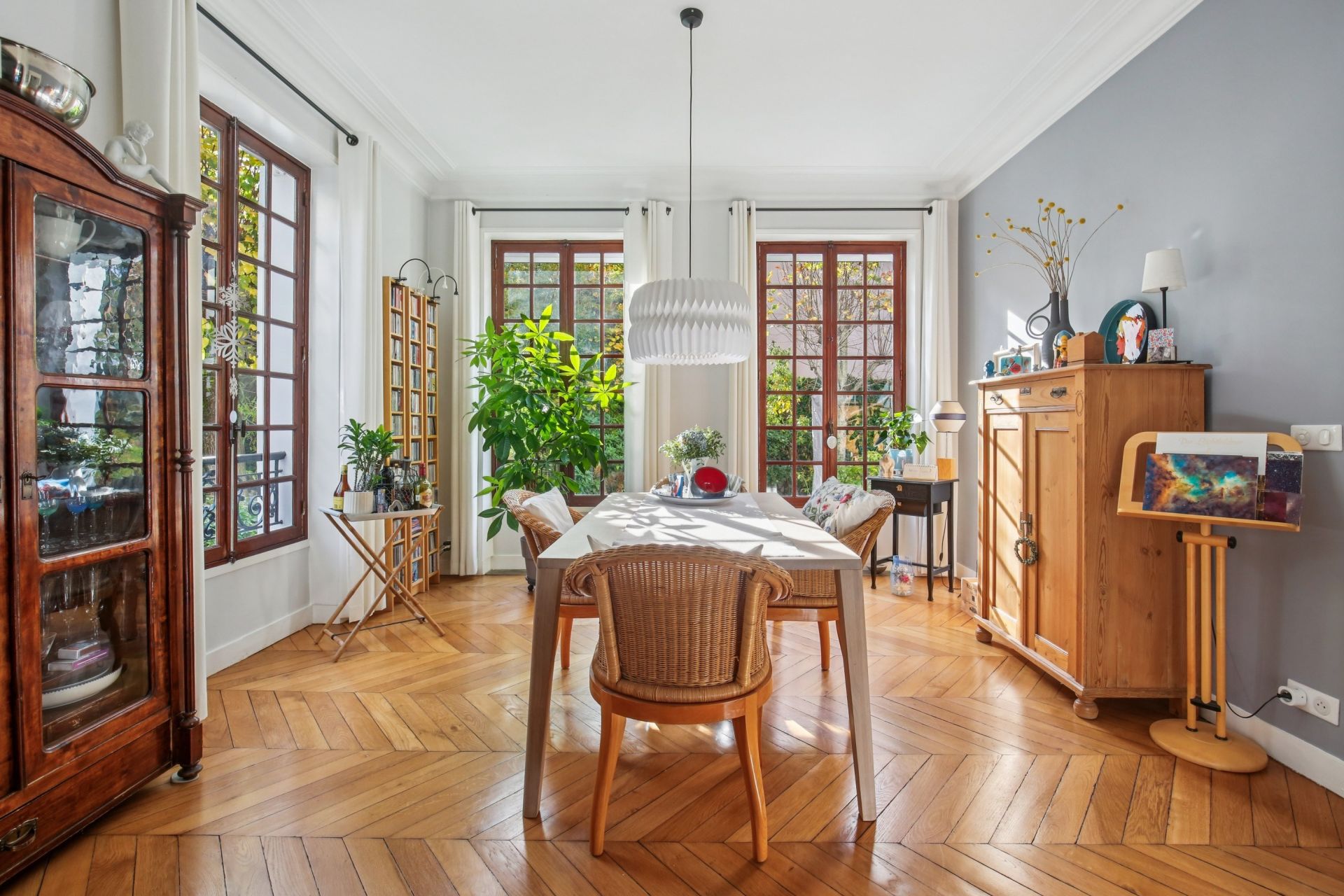 luxury house 7 Rooms for sale on LA CELLE ST CLOUD (78170)