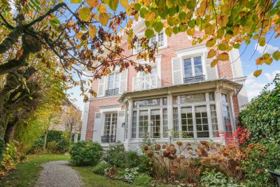 Sale Luxury house La Celle-Saint-Cloud 7&nbsp;Rooms 222&nbsp;m²