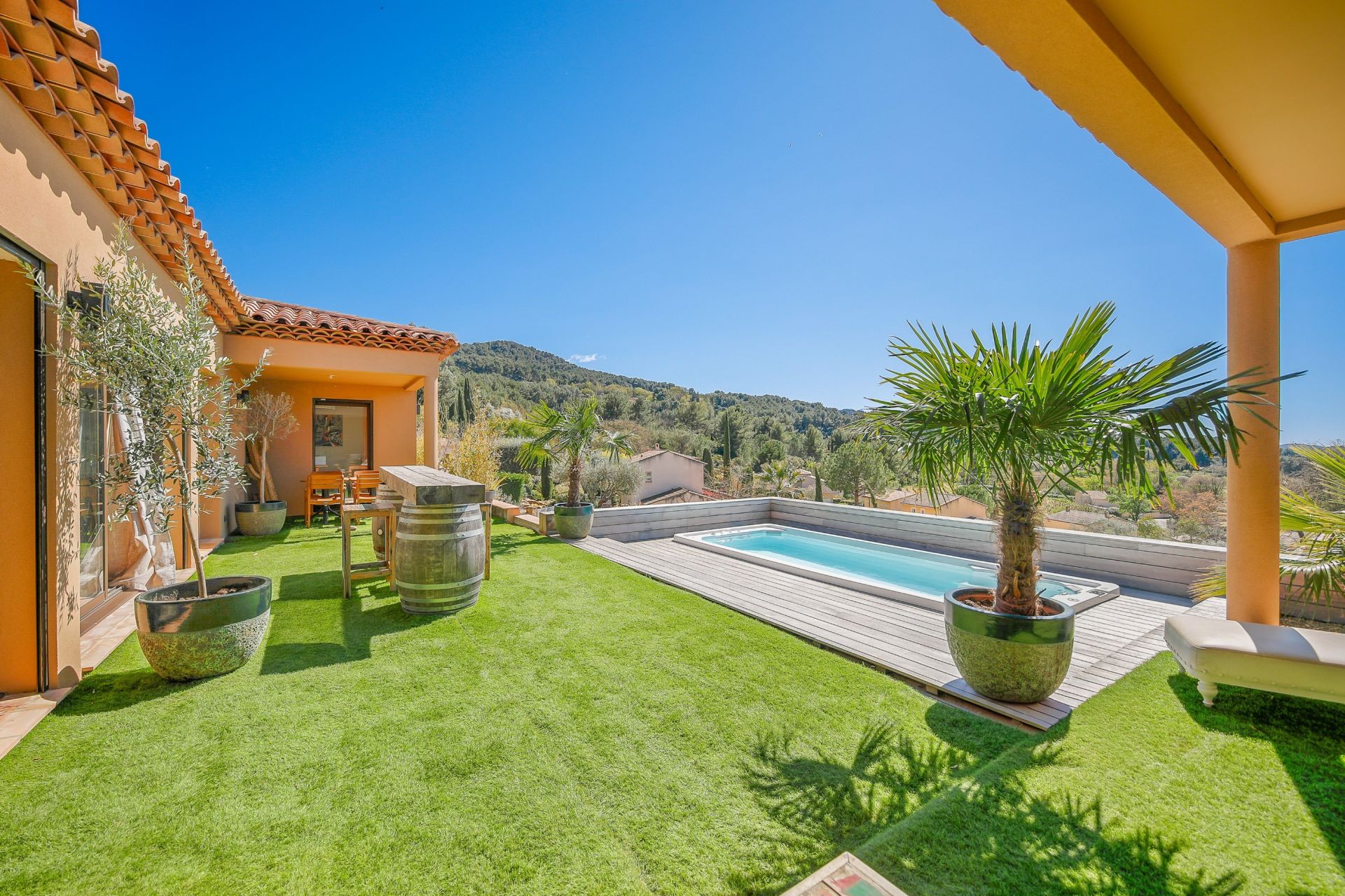 maison de luxe 6 Pièces en vente sur LE CASTELLET (83330)
