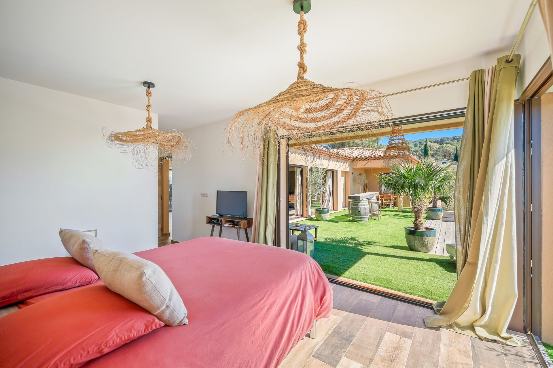 maison de luxe 6 Pièces en vente sur LE CASTELLET (83330)