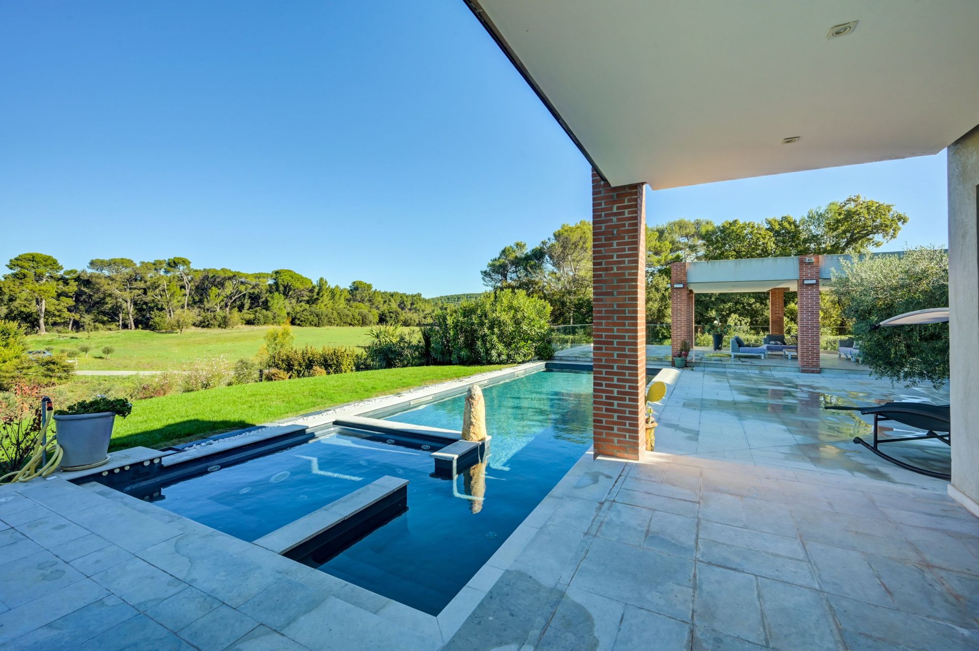 luxury house 8 Rooms for sale on BOUC BEL AIR (13320)