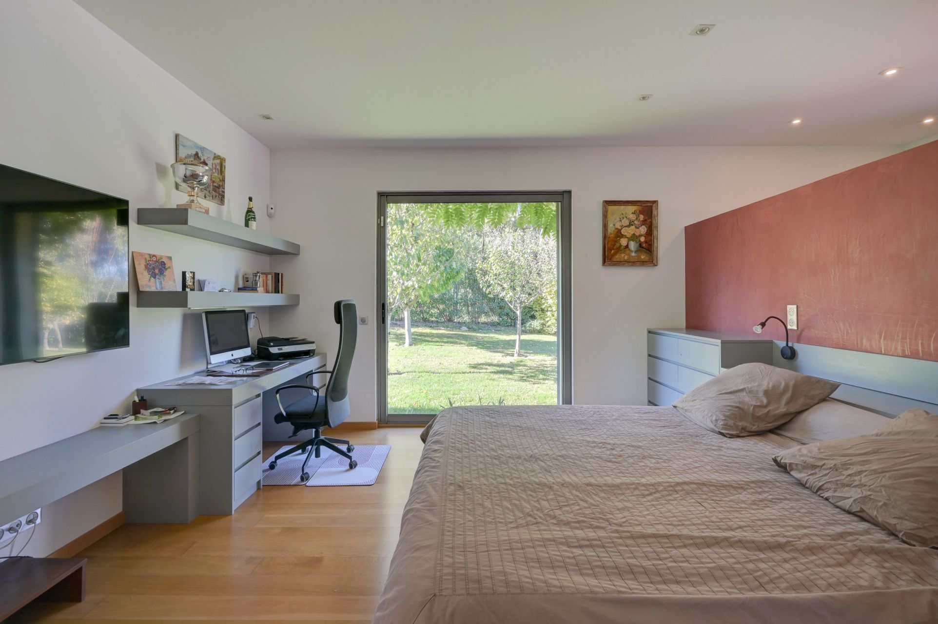 luxury house 8 Rooms for sale on BOUC BEL AIR (13320)