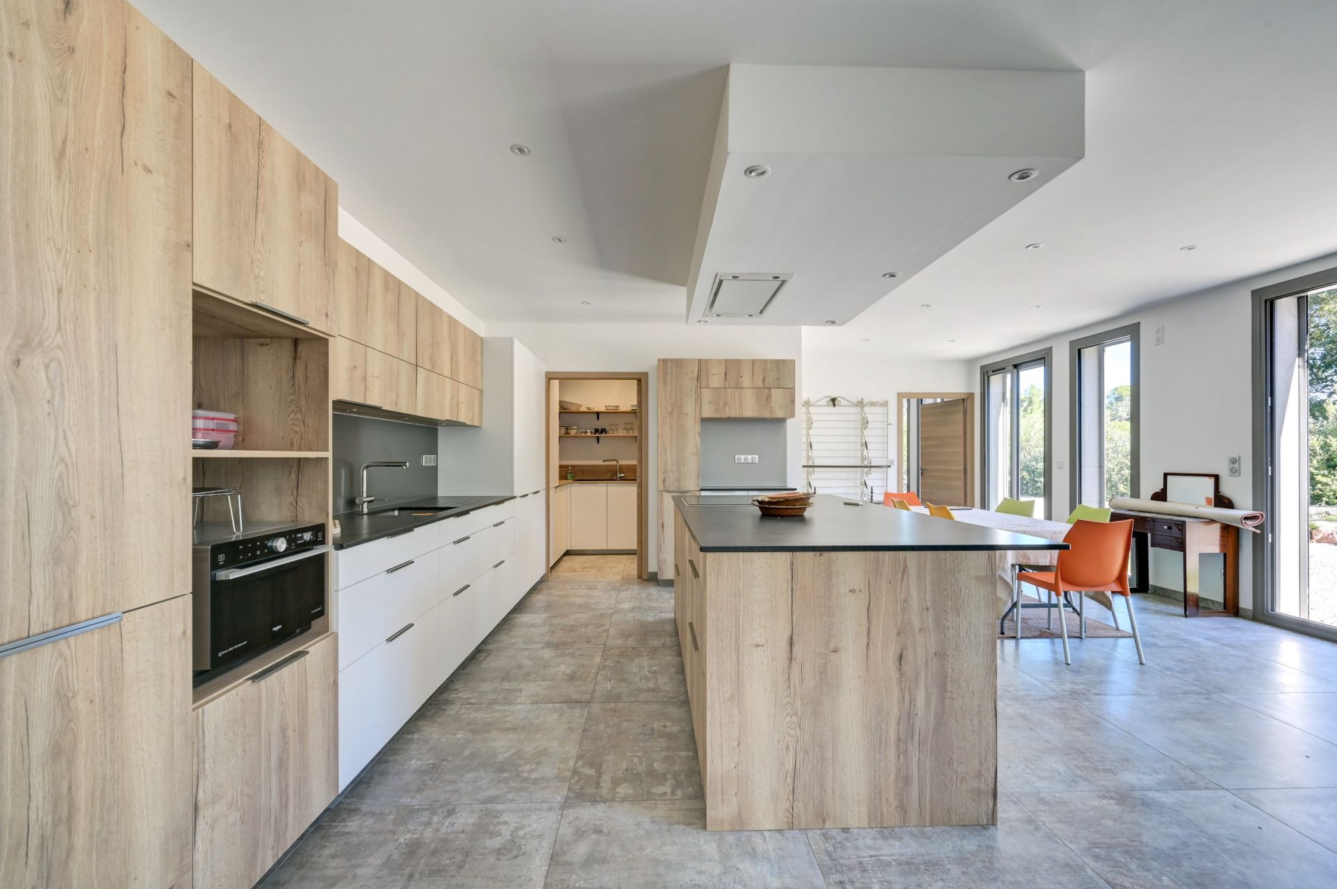 luxury house 8 Rooms for sale on BOUC BEL AIR (13320)