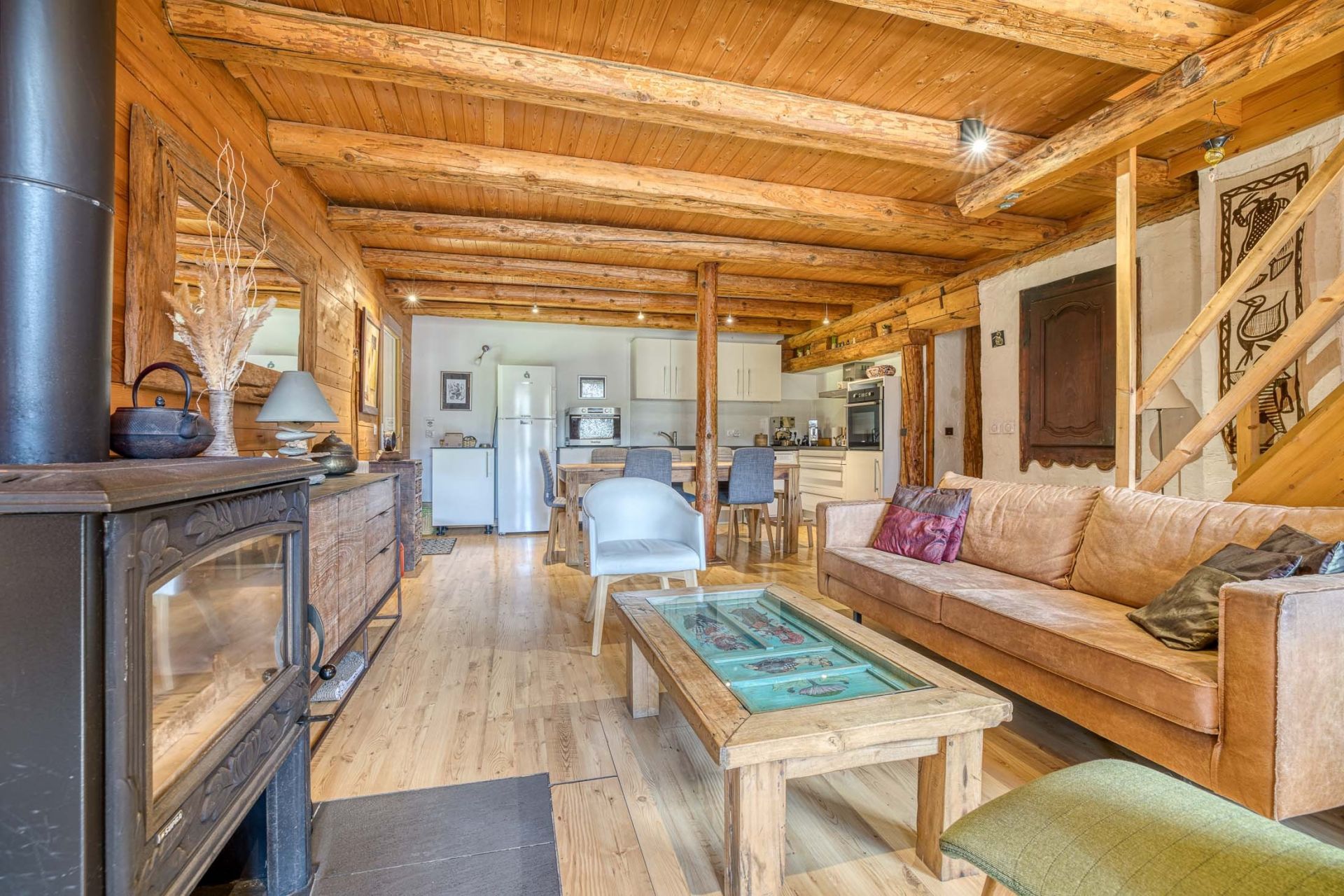 luxury apartment 4 Rooms for sale on MANIGOD (74230)