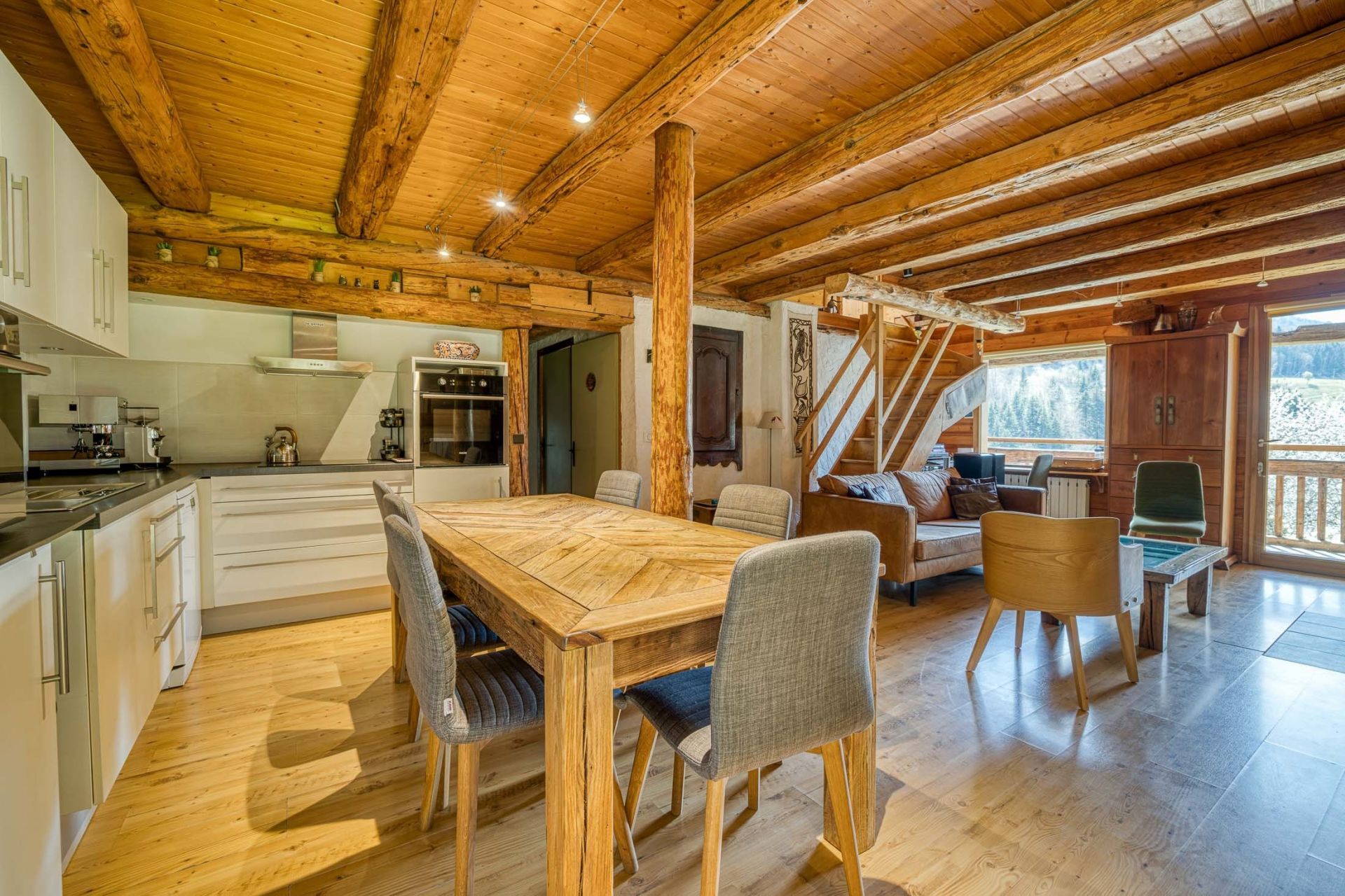 luxury apartment 4 Rooms for sale on MANIGOD (74230)
