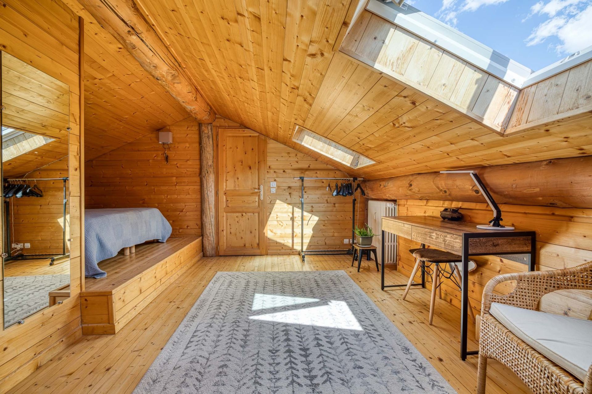 luxury apartment 4 Rooms for sale on MANIGOD (74230)