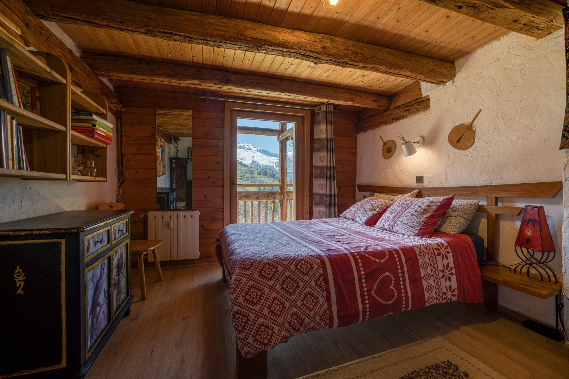 luxury apartment 4 Rooms for sale on MANIGOD (74230)
