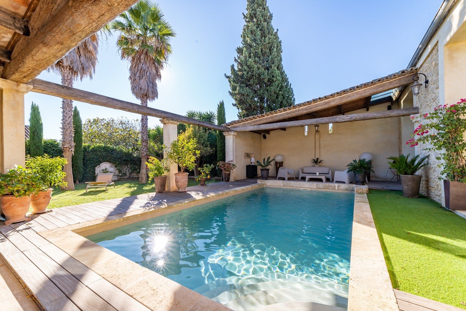 luxury house 8 Rooms for sale on MONTPELLIER (34000)