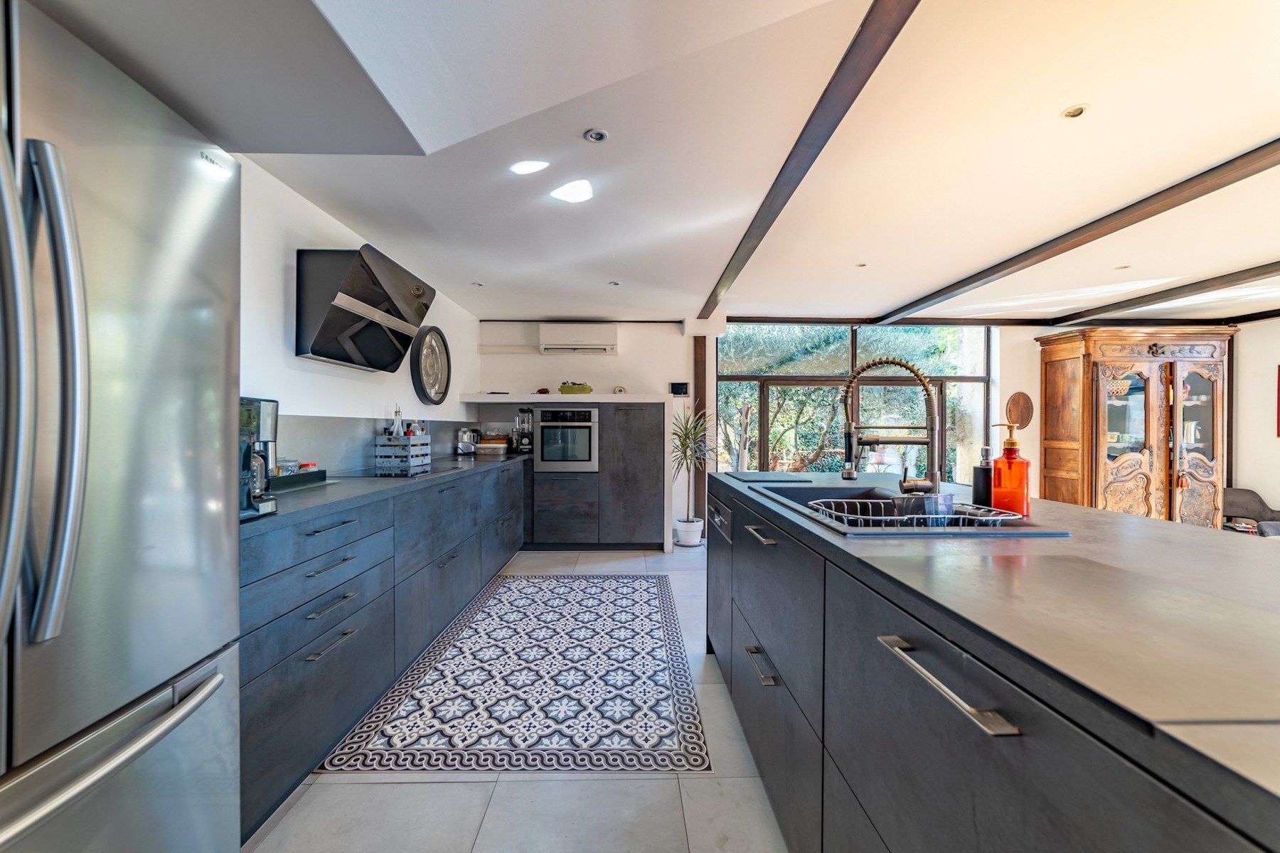 luxury house 8 Rooms for sale on MONTPELLIER (34000)