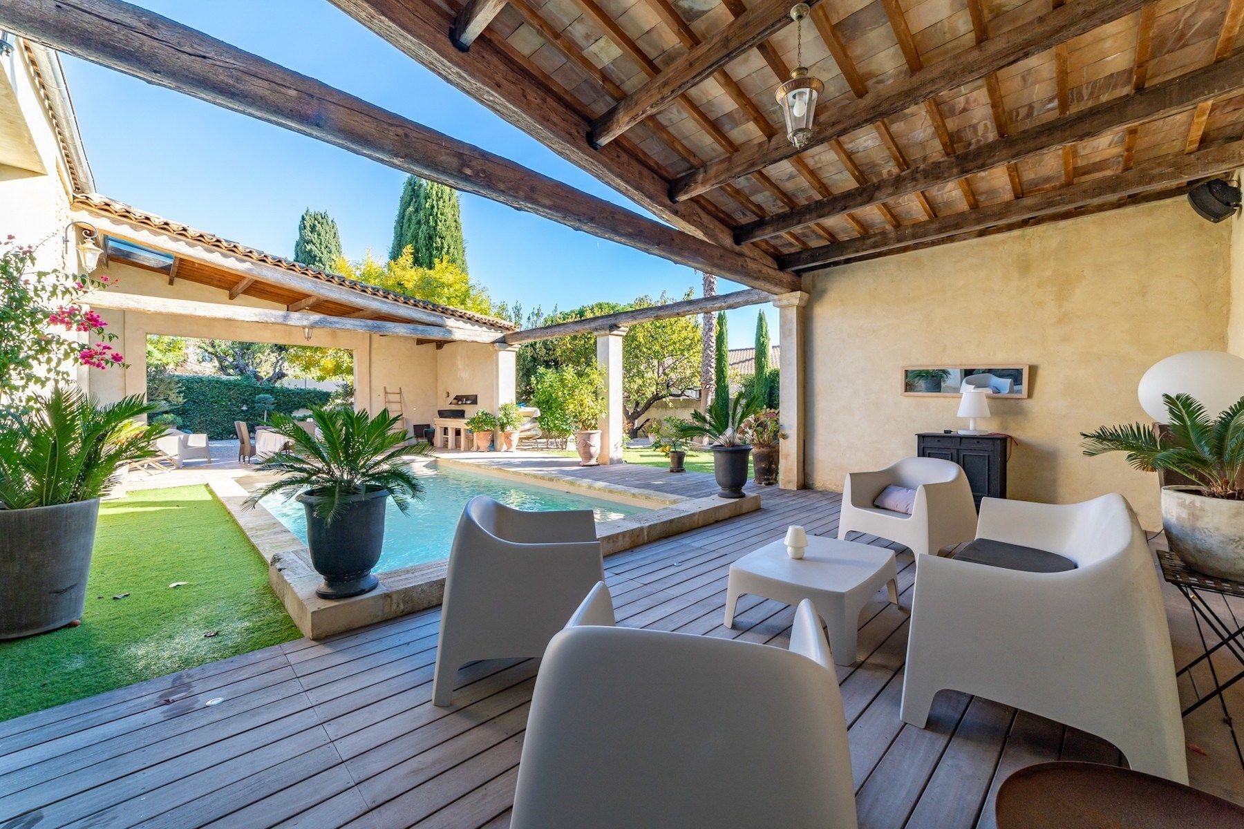 luxury house 8 Rooms for sale on MONTPELLIER (34000)