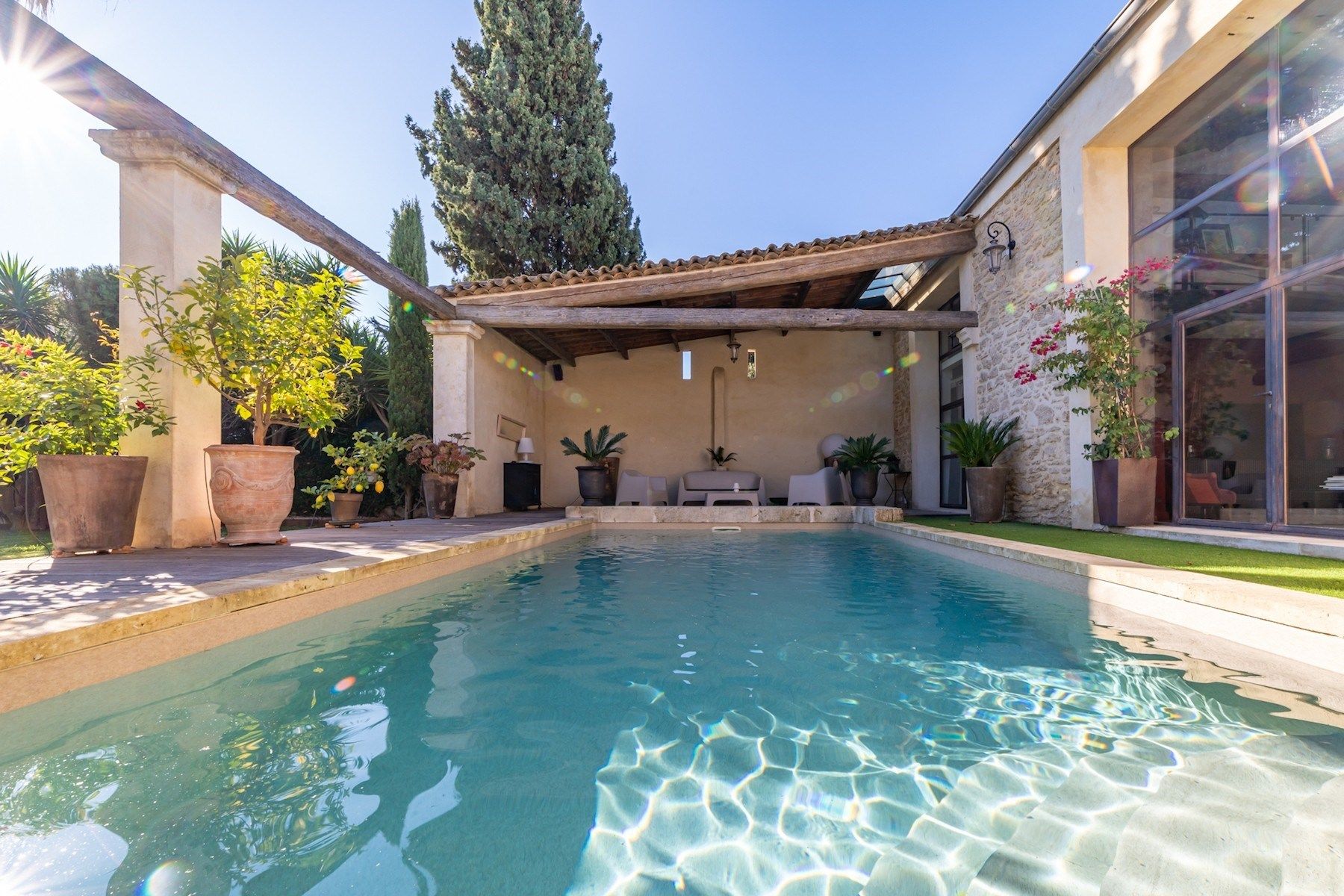 luxury house 8 Rooms for sale on MONTPELLIER (34000)