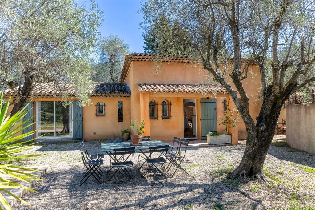 maison provençale de luxe 10 Pièces en vente sur CHATEAUNEUF GRASSE (06740)
