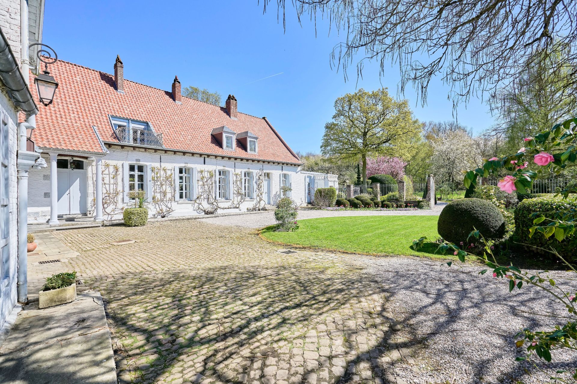 luxury house 20 Rooms for sale on LECELLES (59226)