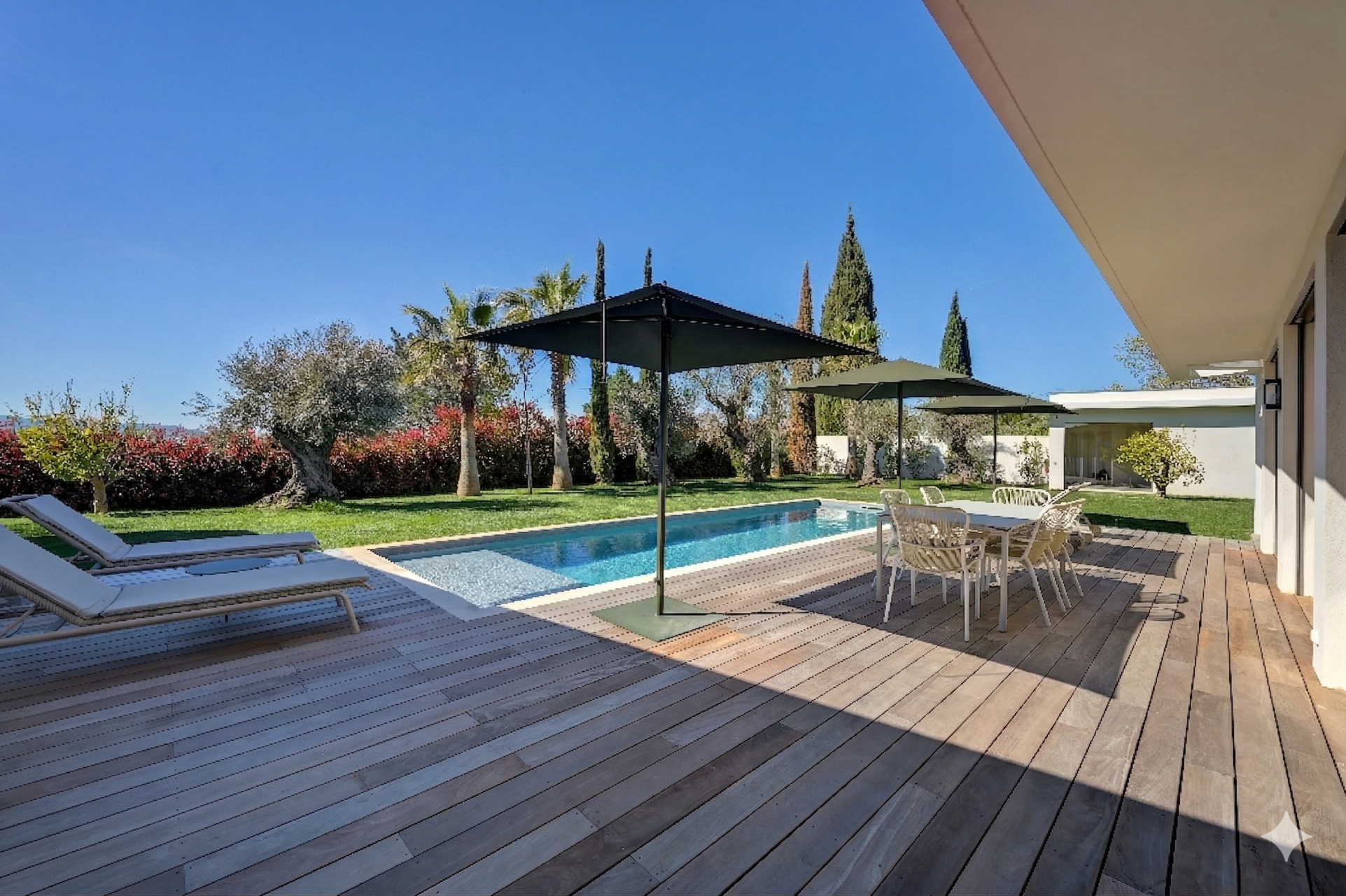 luxury house 8 Rooms for sale on AIX EN PROVENCE (13100)