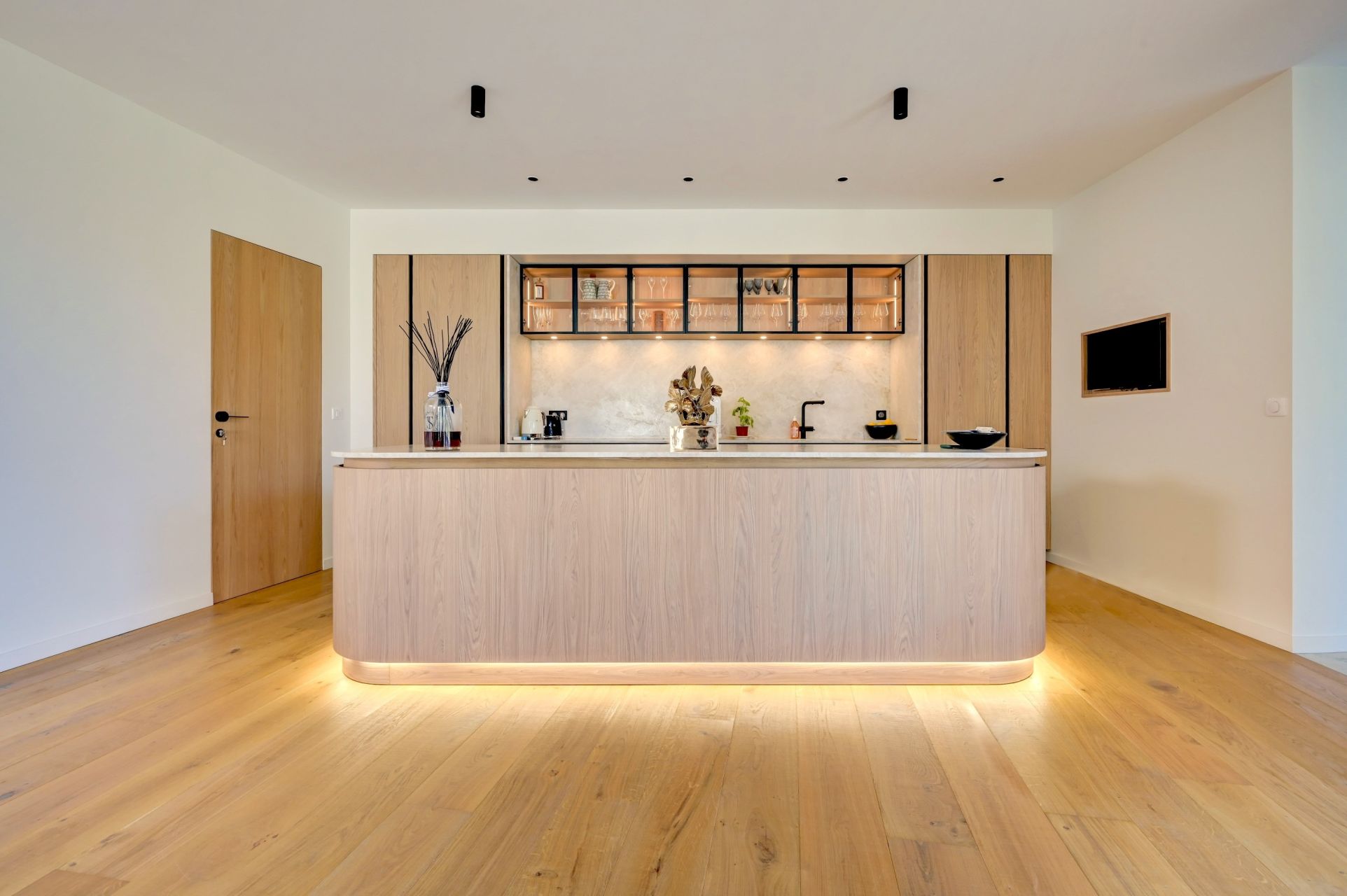 luxury house 8 Rooms for sale on AIX EN PROVENCE (13100)