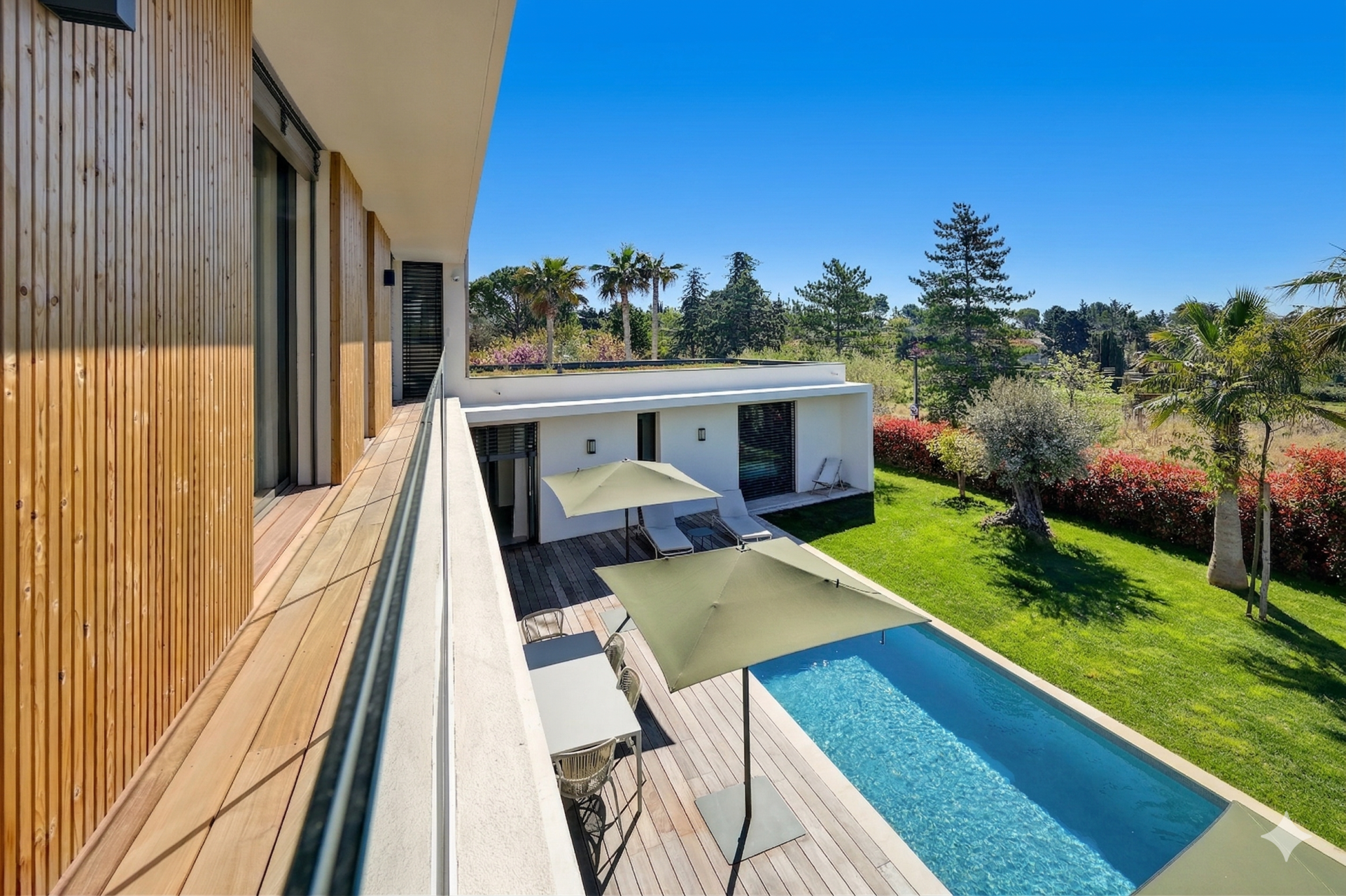 luxury house 8 Rooms for sale on AIX EN PROVENCE (13100)