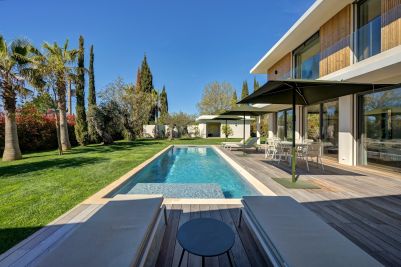 Sale Luxury house Aix-en-Provence 8&nbsp;Rooms 240&nbsp;m²