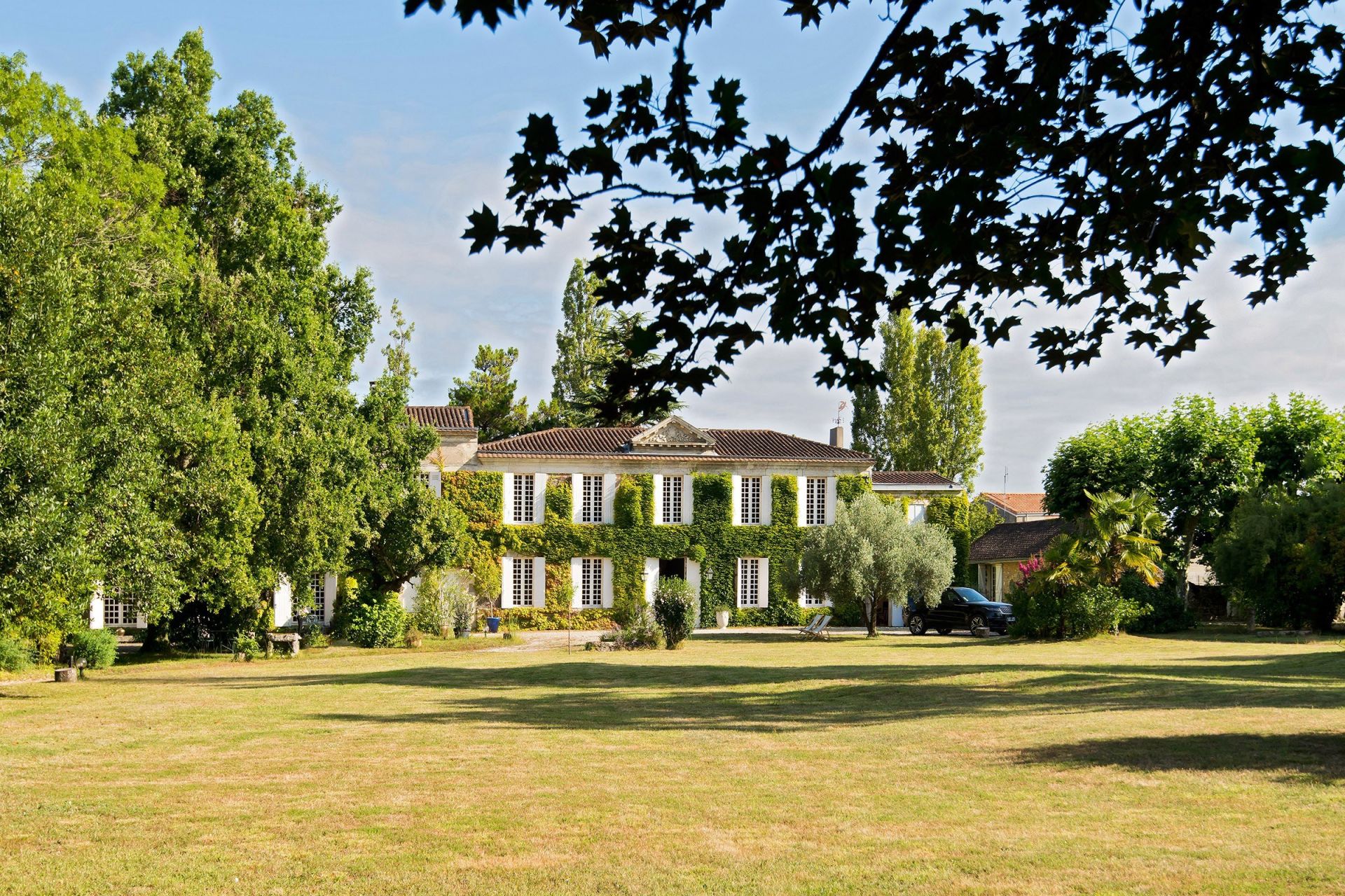castle 12 Rooms for sale on BORDEAUX (33000)