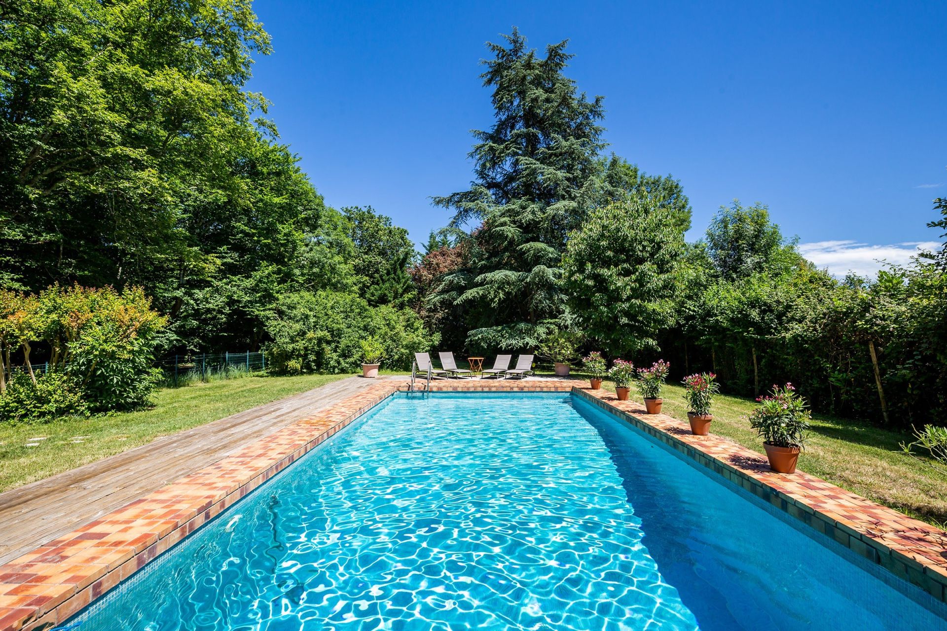 castle 12 Rooms for sale on BORDEAUX (33000)