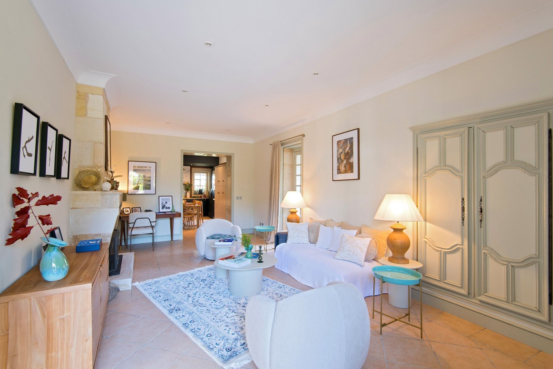 castle 12 Rooms for sale on BORDEAUX (33000)