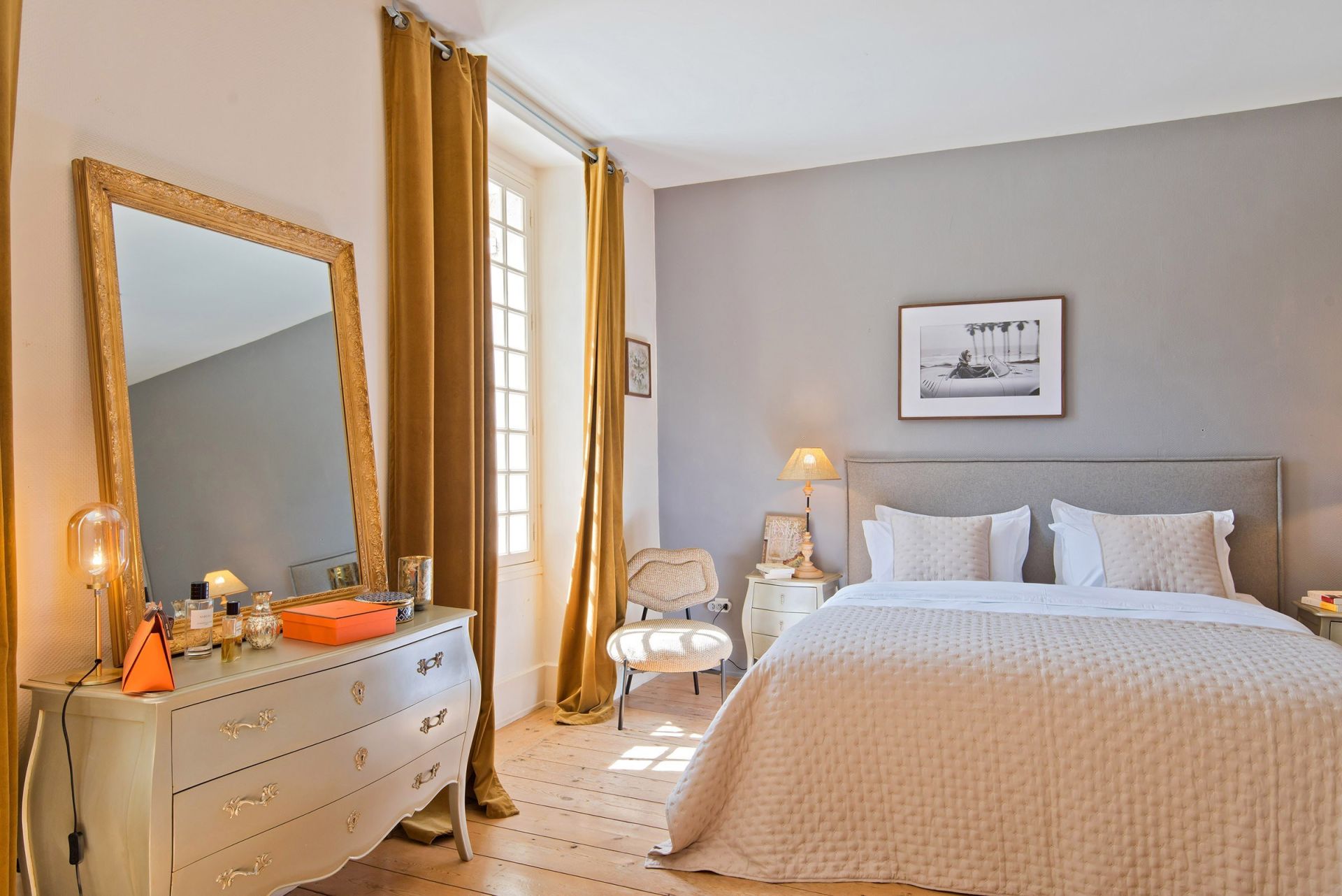 castle 12 Rooms for sale on BORDEAUX (33000)