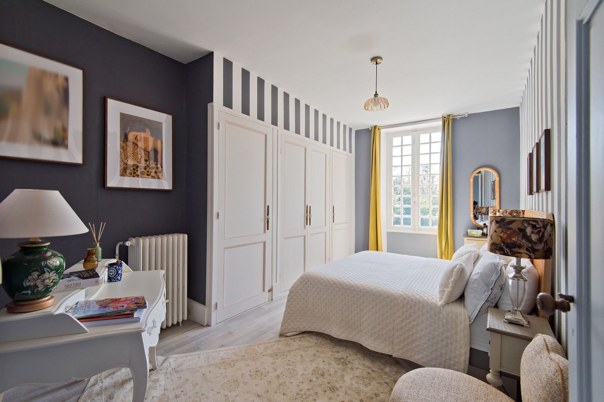 castle 12 Rooms for sale on BORDEAUX (33000)