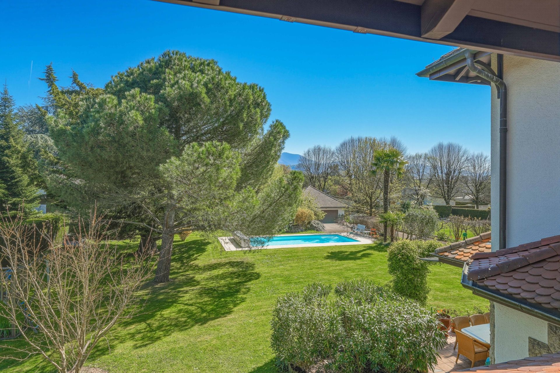 luxury house 9 Rooms for sale on THONON LES BAINS (74200)
