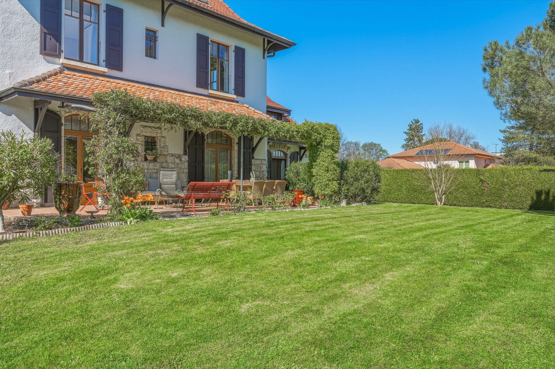 luxury house 9 Rooms for sale on THONON LES BAINS (74200)