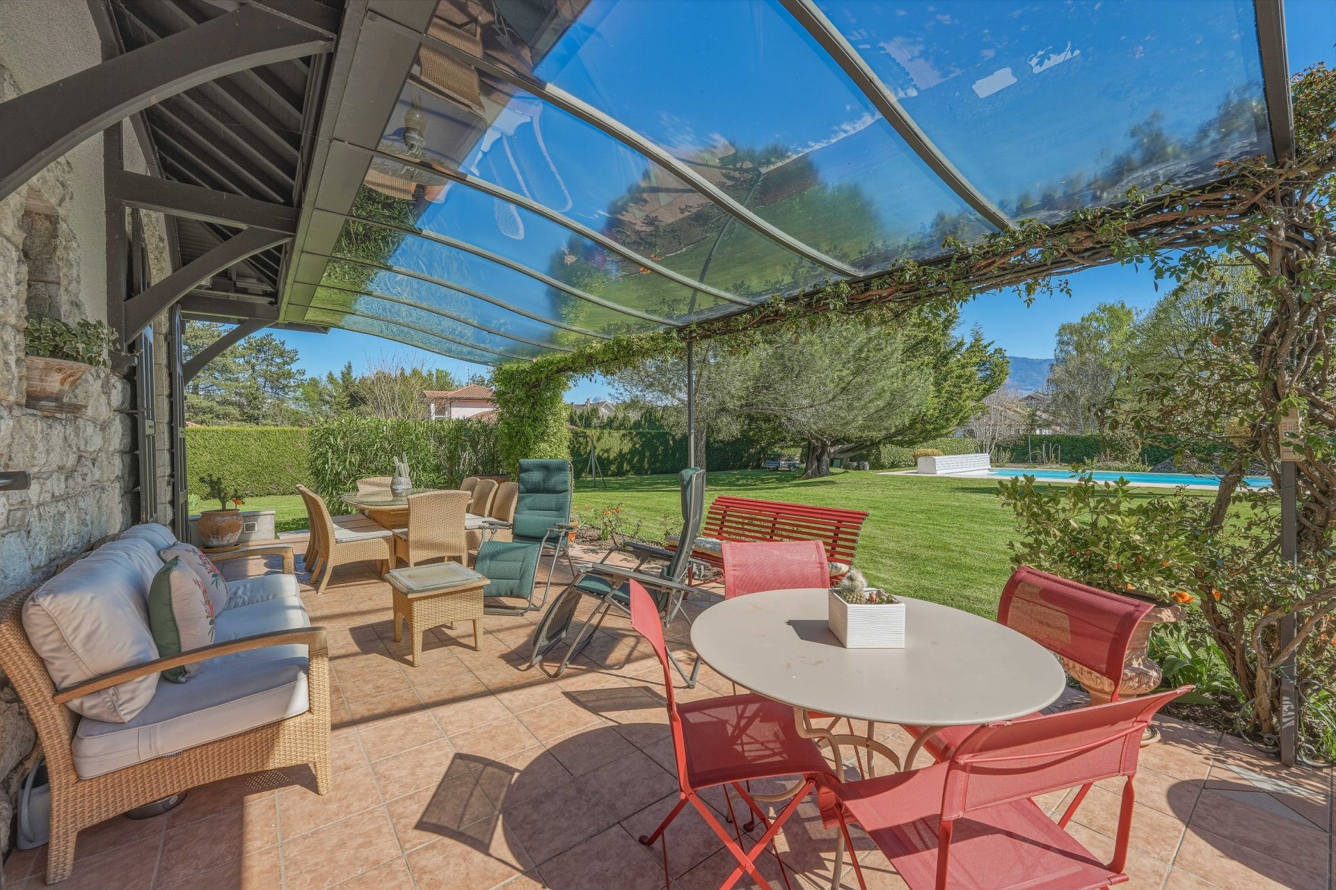 luxury house 9 Rooms for sale on THONON LES BAINS (74200)